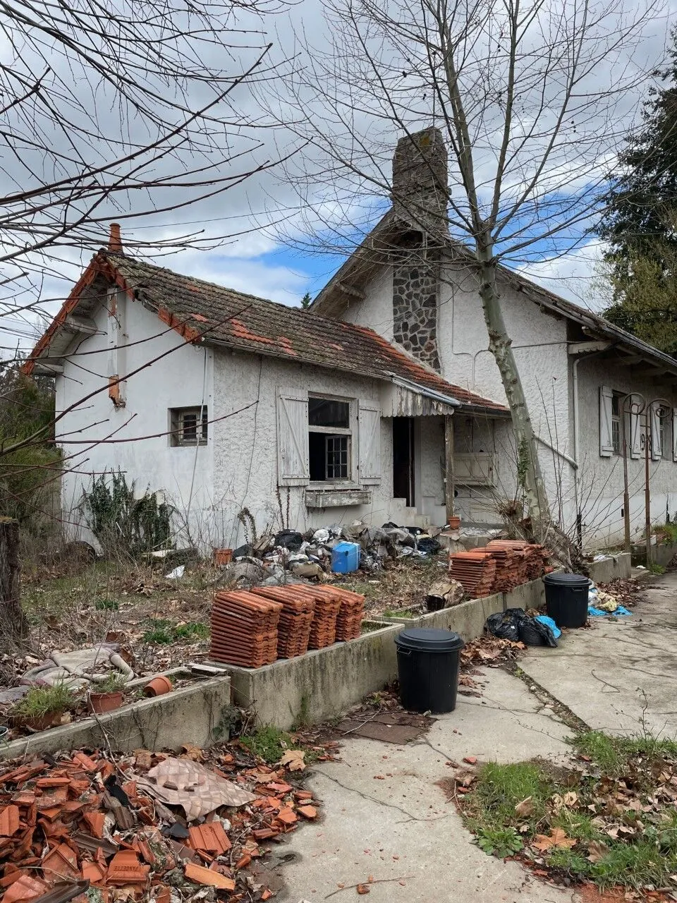 Maison à rénover à Bellerive-sur-Allier - 115 m² avec potentiel de 50 m² en plus 