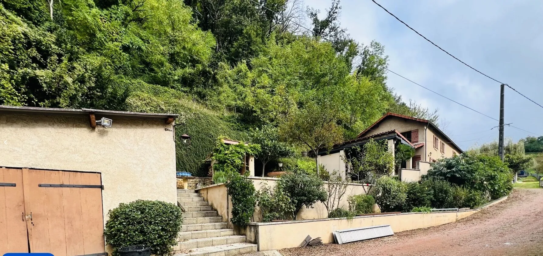Maison de campagne à Chandon avec jardin, garage et terrasse - 165 m²