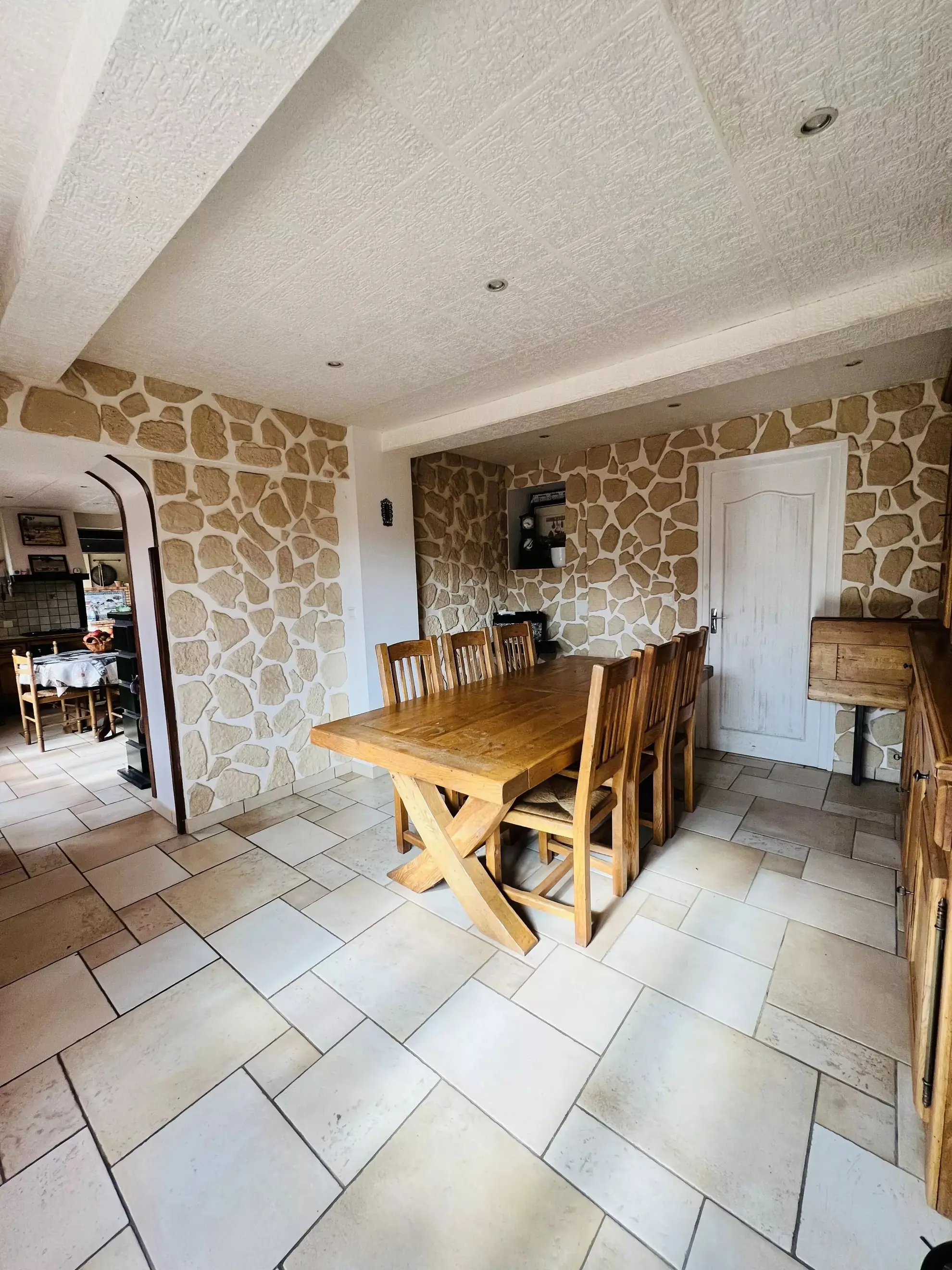 Maison de campagne à vendre à Chandon - 165 m² avec garage et terrasse 