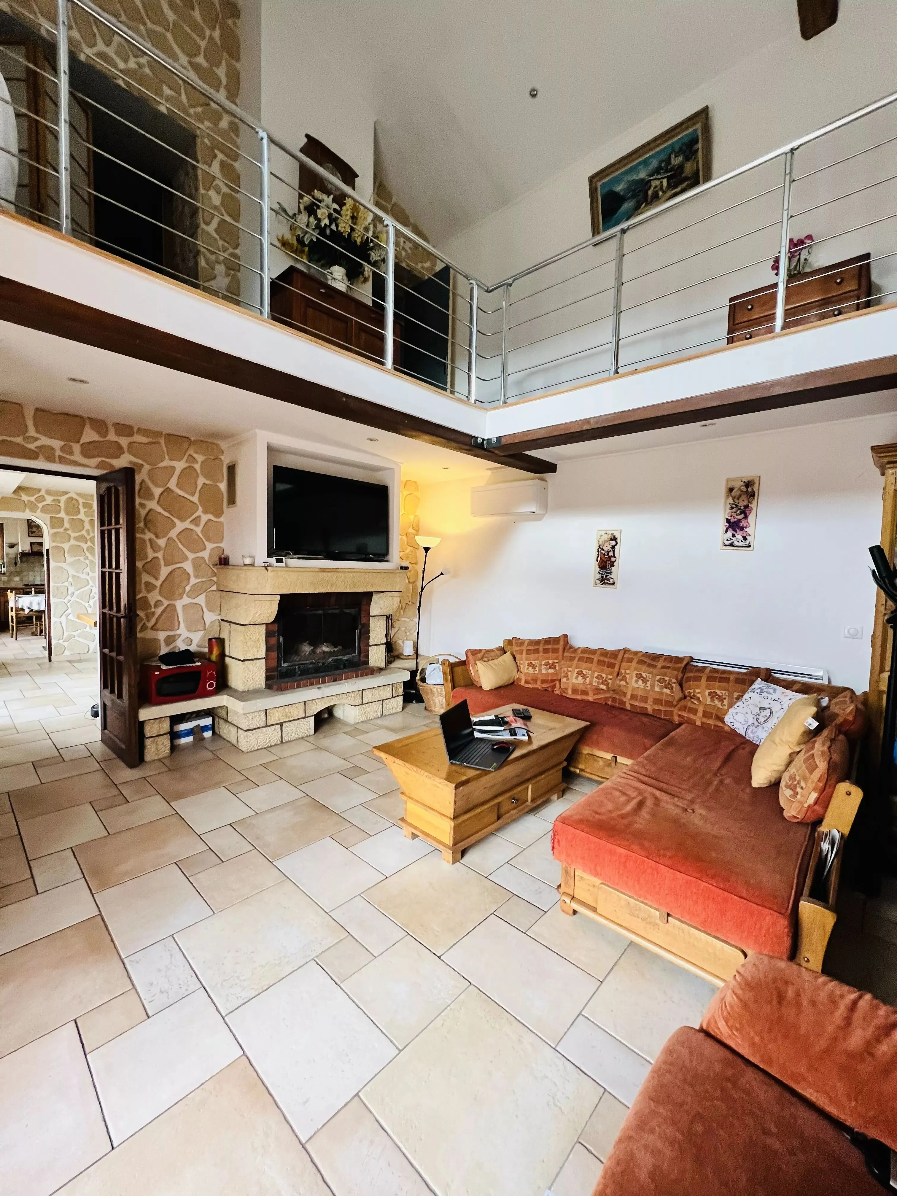 Maison de campagne à vendre à Chandon - 165 m² avec terrasse et garage 