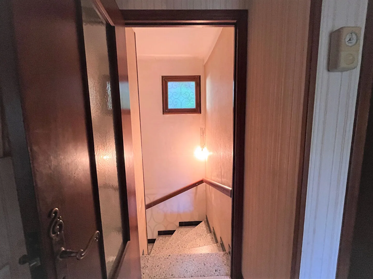 Villa 8 pièces à Apt avec grand potentiel, garage, terrasse et espace extérieur 