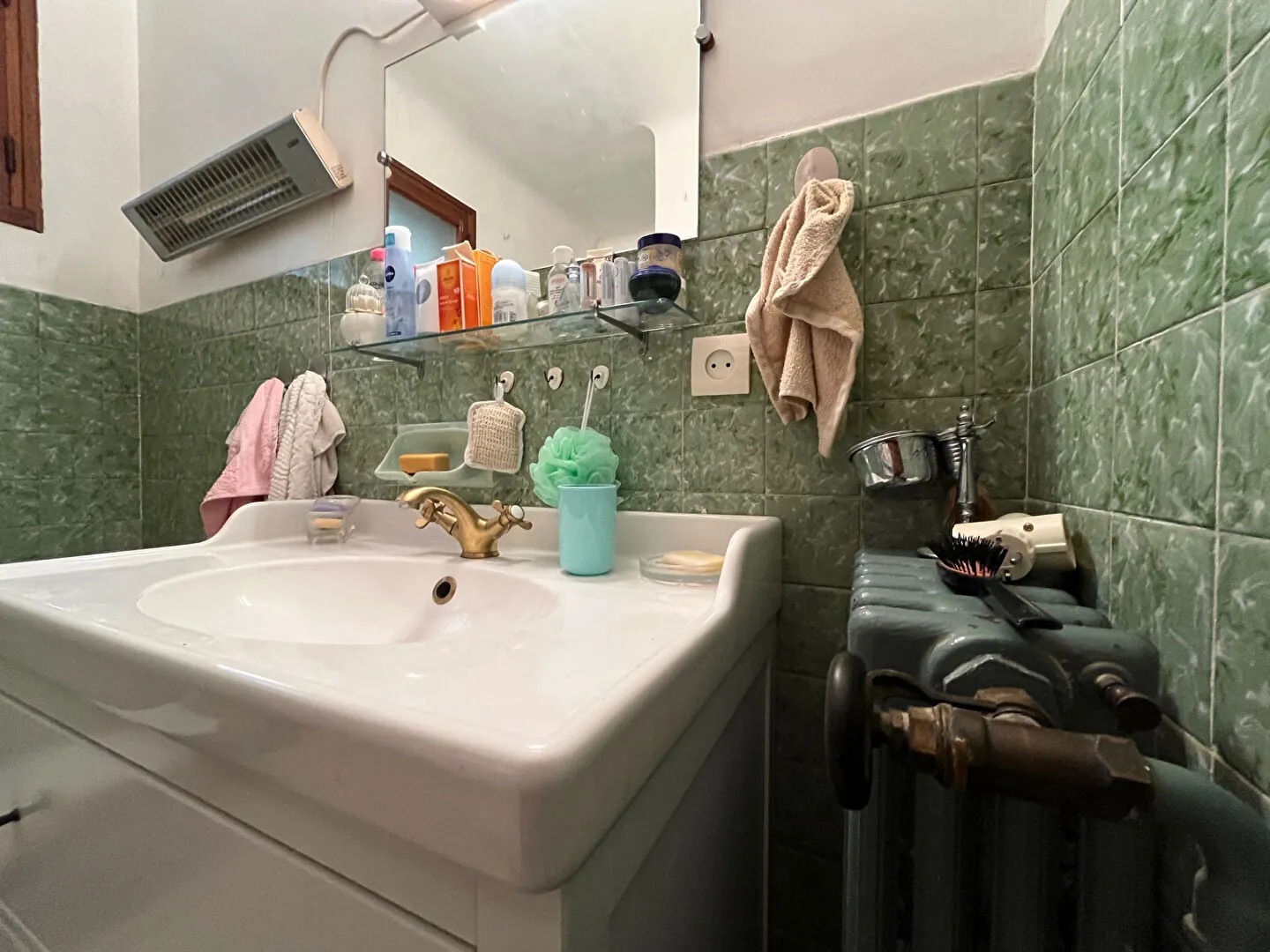 Villa 8 pièces à Apt avec grand potentiel, garage, terrasse et espace extérieur 