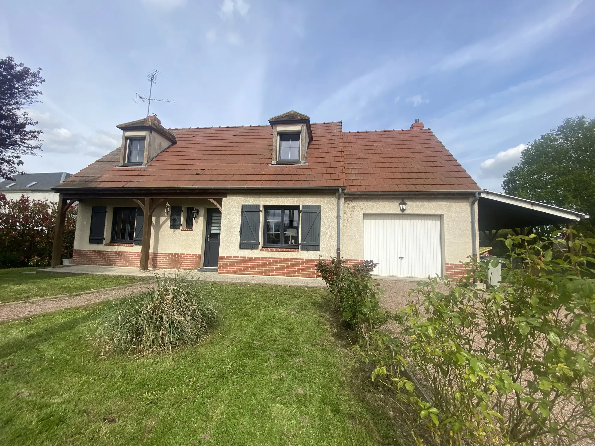 Maison individuelle à Amy (90 m²) avec jardin, garage et terrasses 