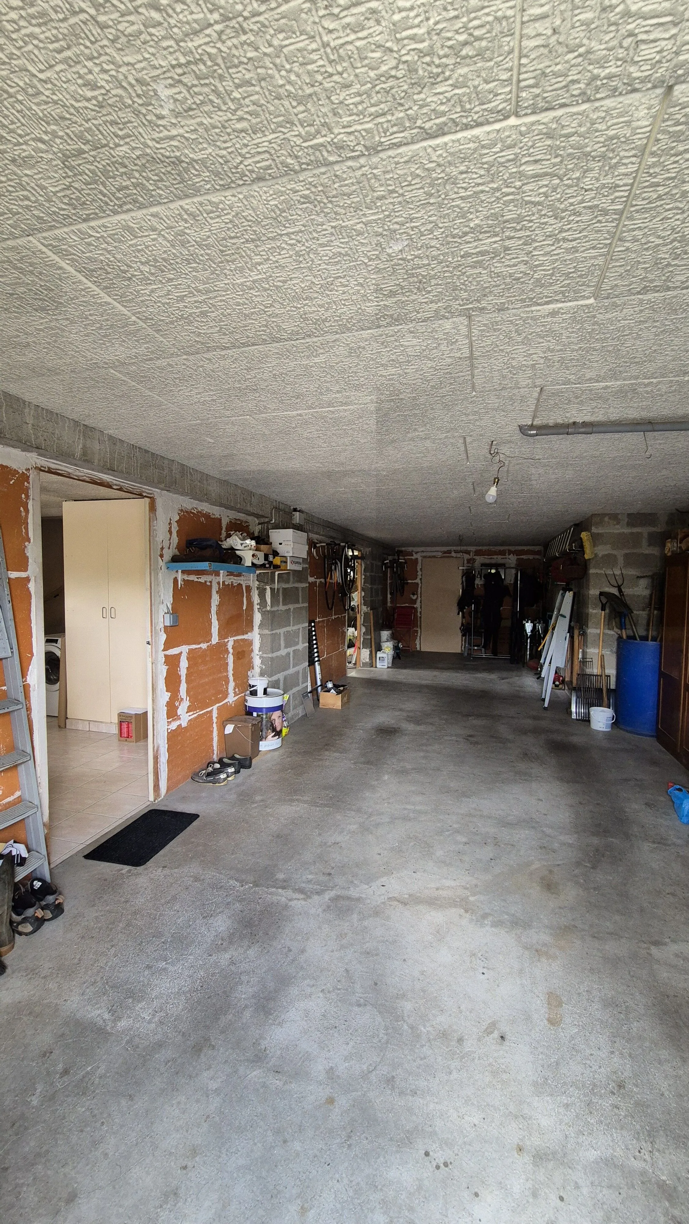 Maison à vendre avec piscine et grand terrain à Digoin, 89 m² 