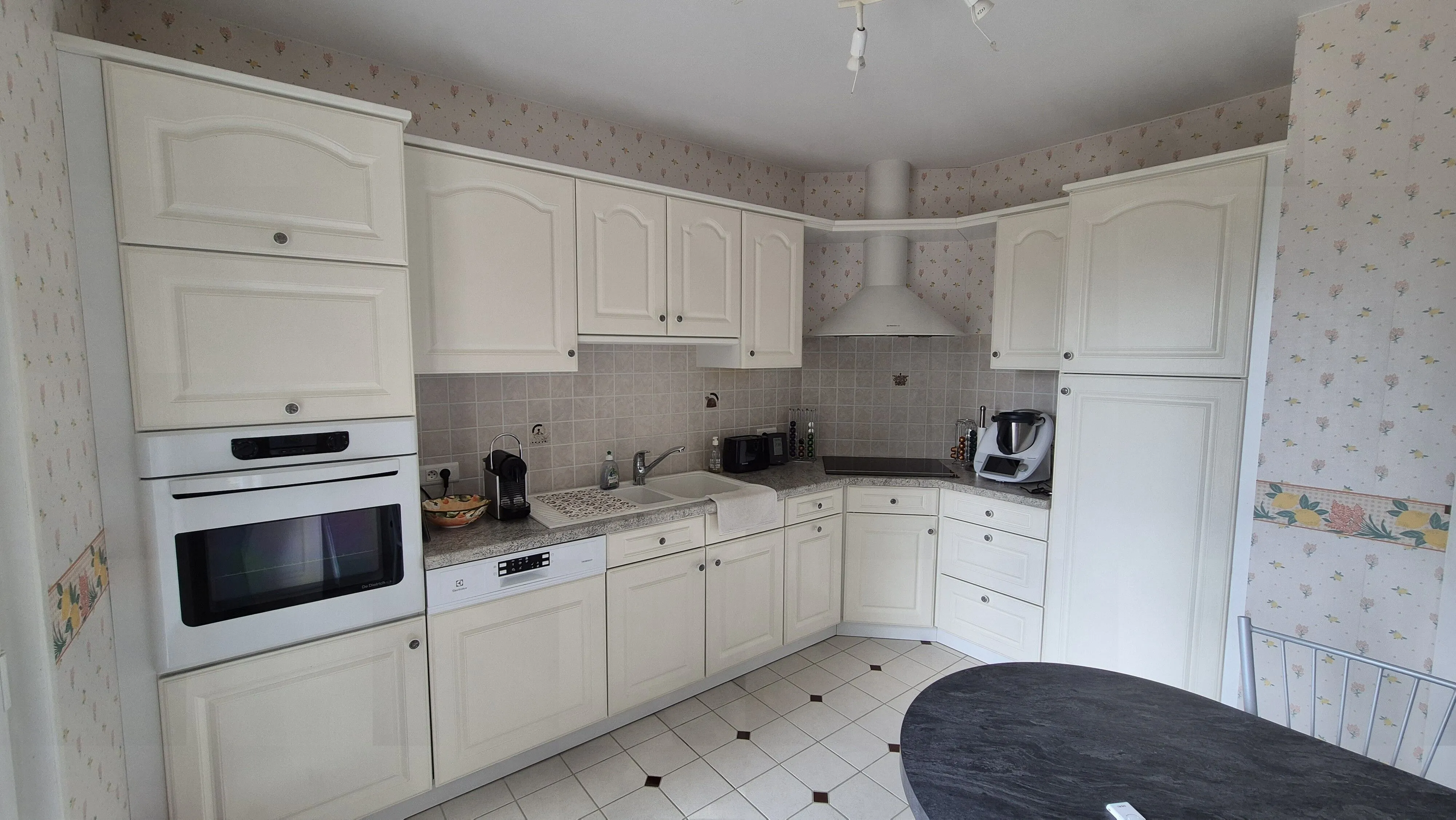 À vendre maison indépendante à La Motte Saint-Jean avec piscine et grand terrain à proximité de Digoin 