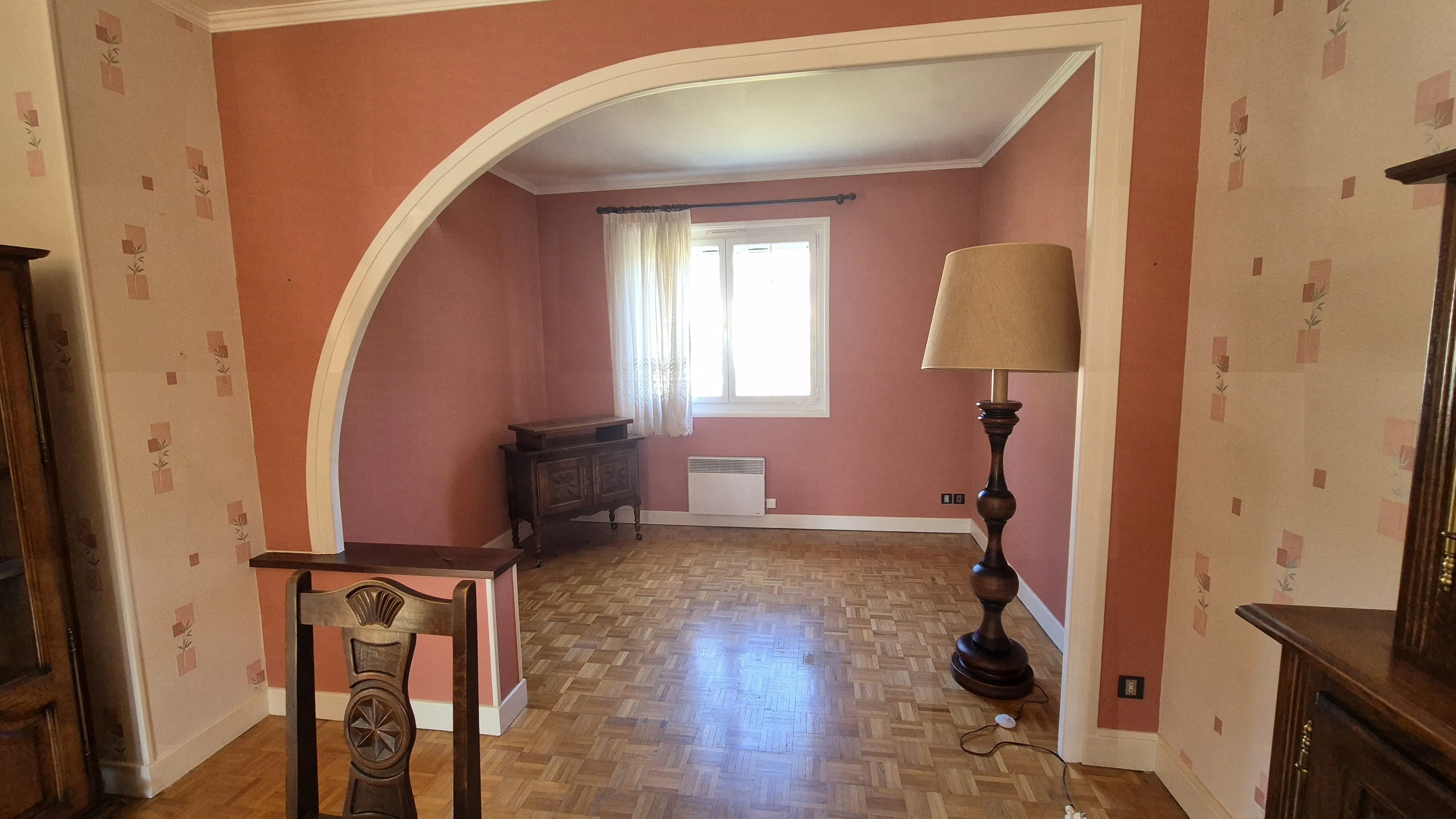 Maison à vendre à Gueugnon 630 m² terrain, 3 chambres, sous-sol complet, proche écoles et commerces 