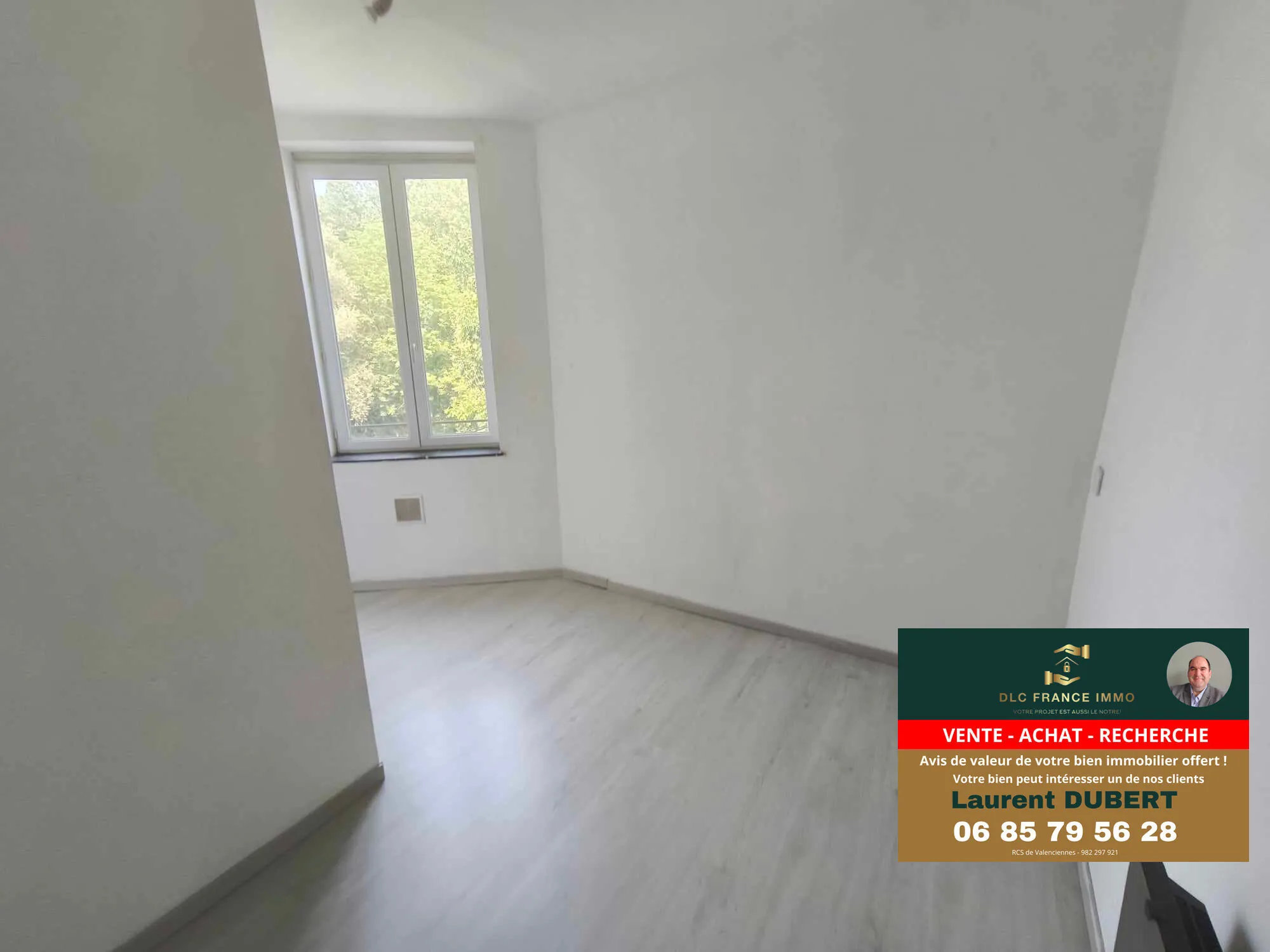 A vendre petite maison à Bachant 4 pièces avec parking et grenier aménageable 