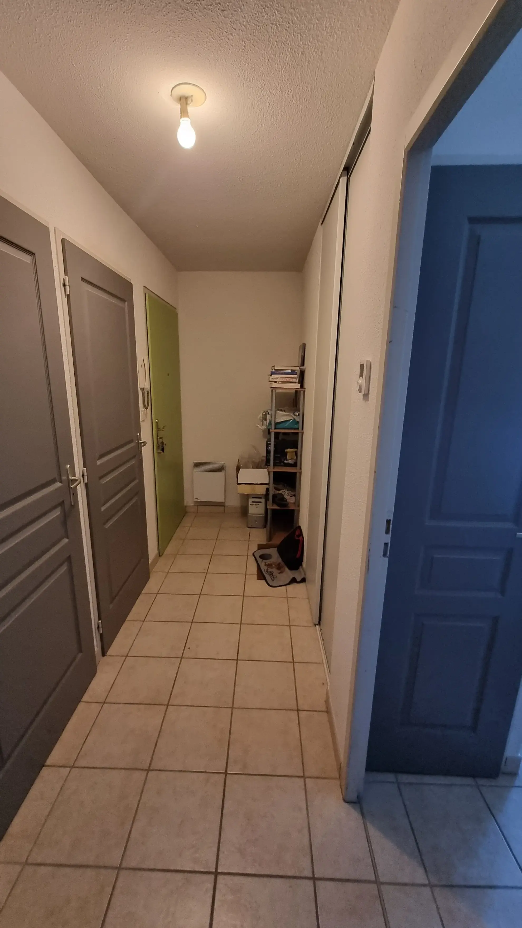 A vendre appartement T3 loué à Villerest avec parking - Fin de bail 2026 