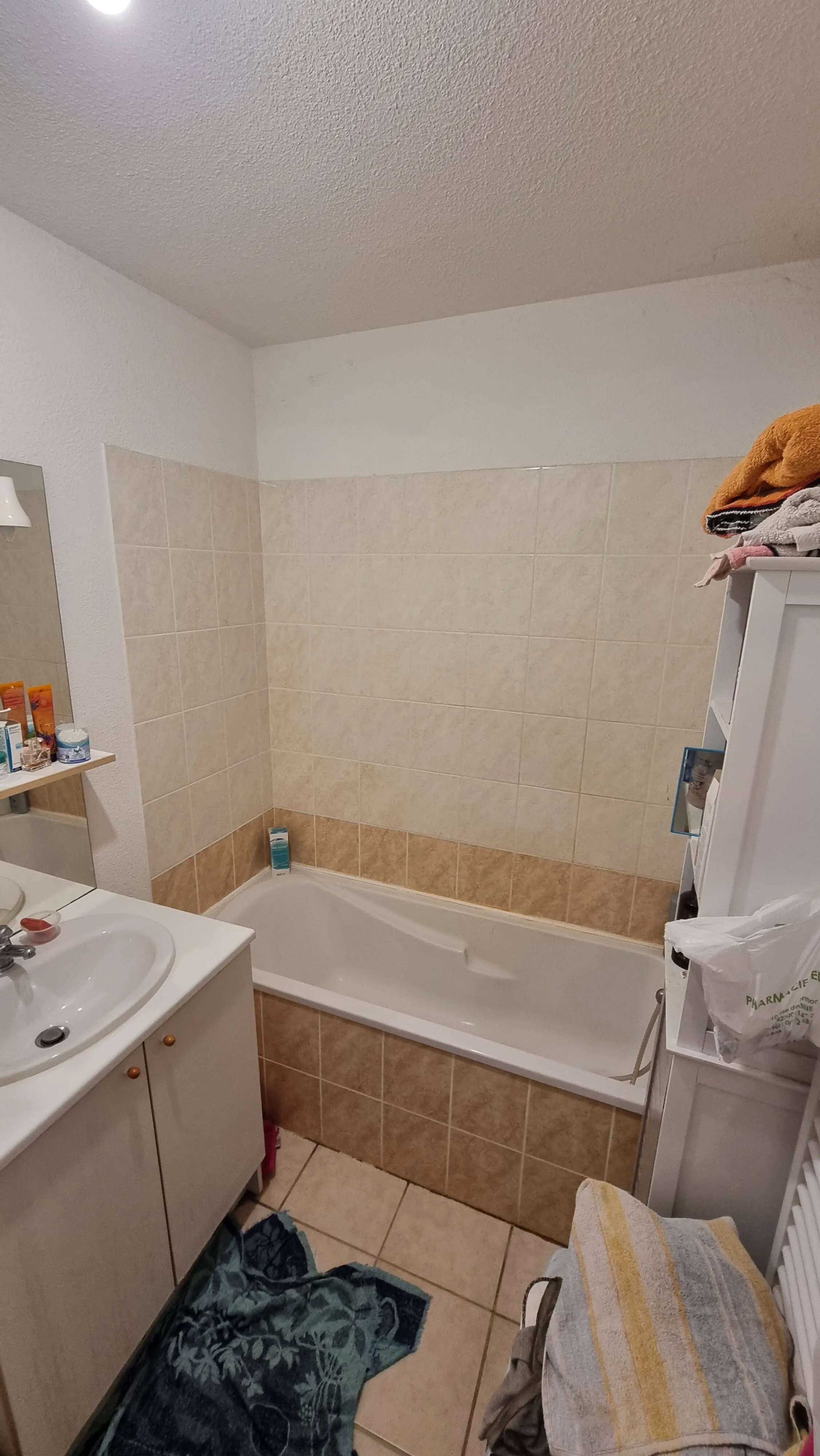 Appartement T3 loué à Villerest avec parking et balcon - Fin de bail 2026 