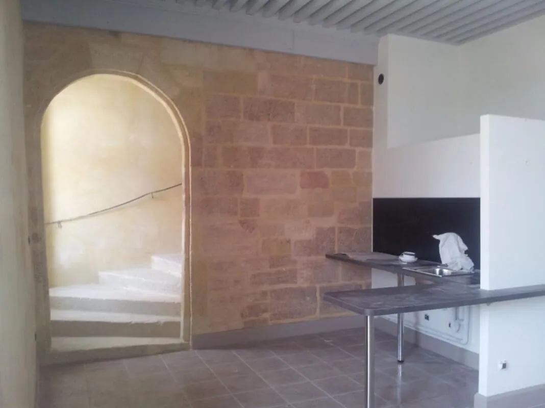 Appartement duplex de standing près du Pont du Gard avec parking et grande suite 