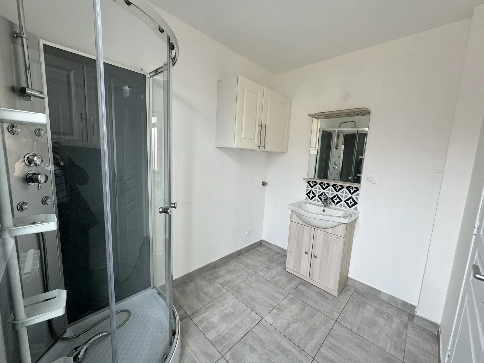 Maisons à vendre à Moreuil - Charmante maison de ville avec jardin et dépendance 