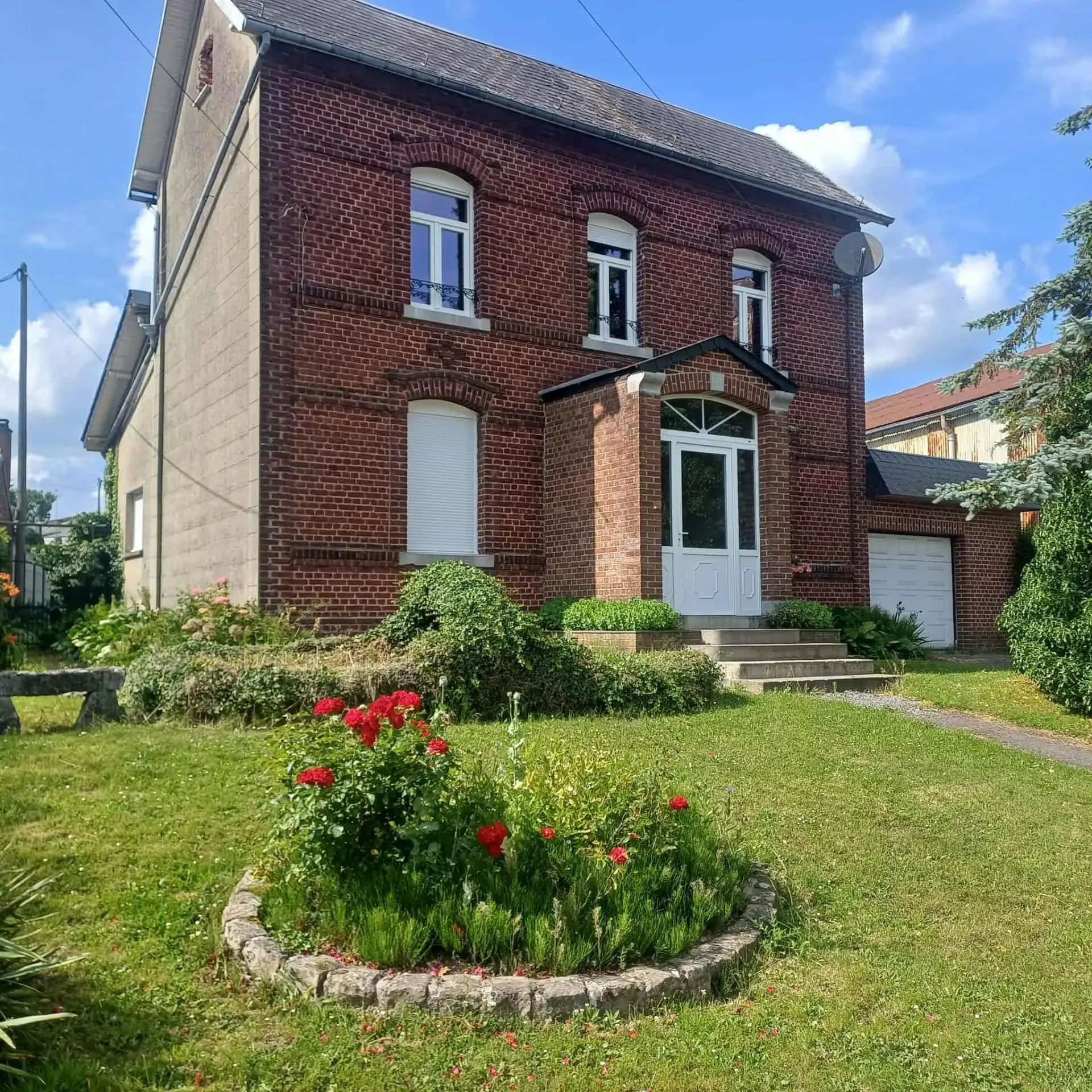 Maison individuelle à rénover à Landrecies avec grand terrain 