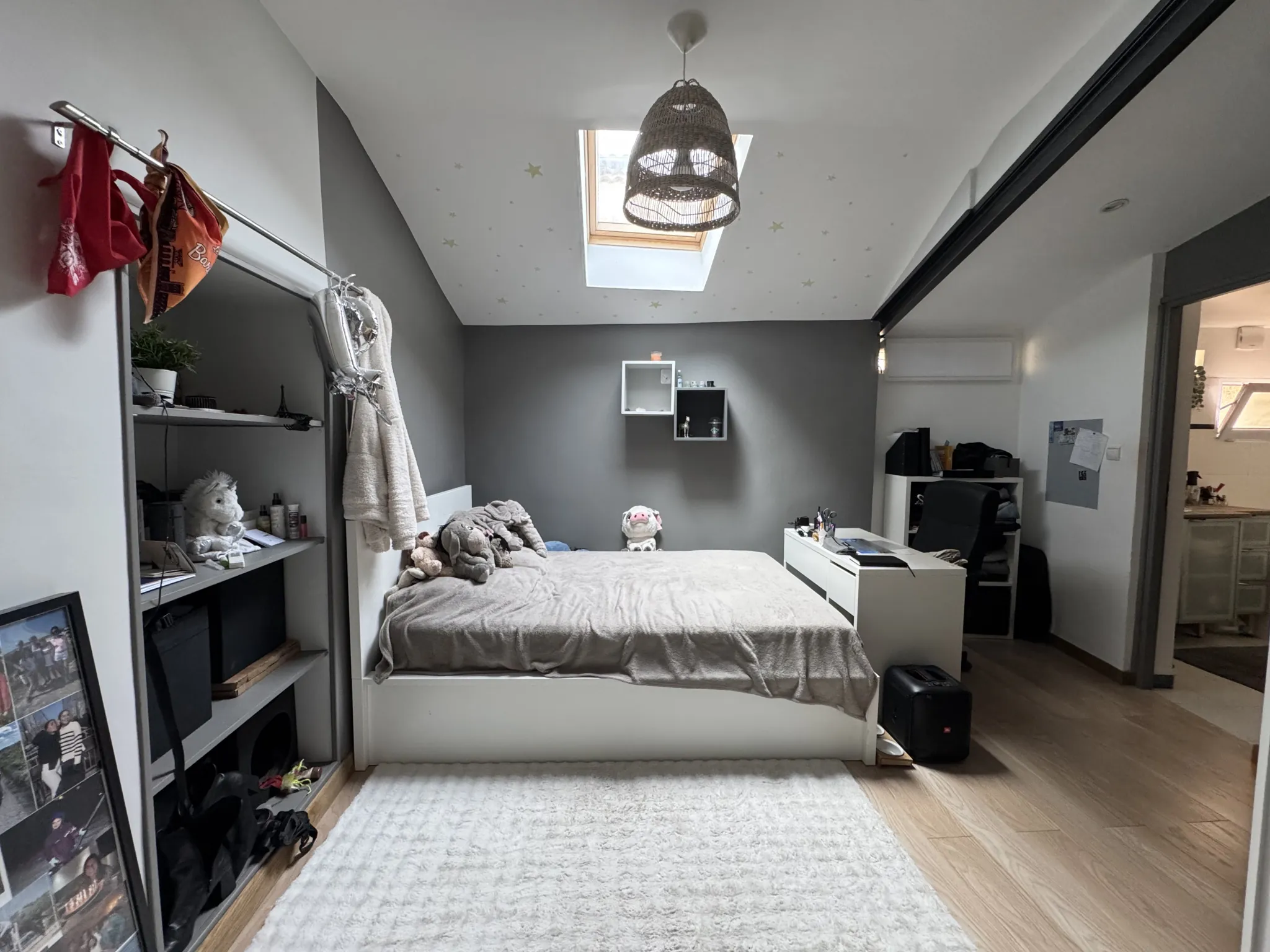 Belle maison en pierres avec terrasse à Clarensac - 3 chambres, charme et authenticité 