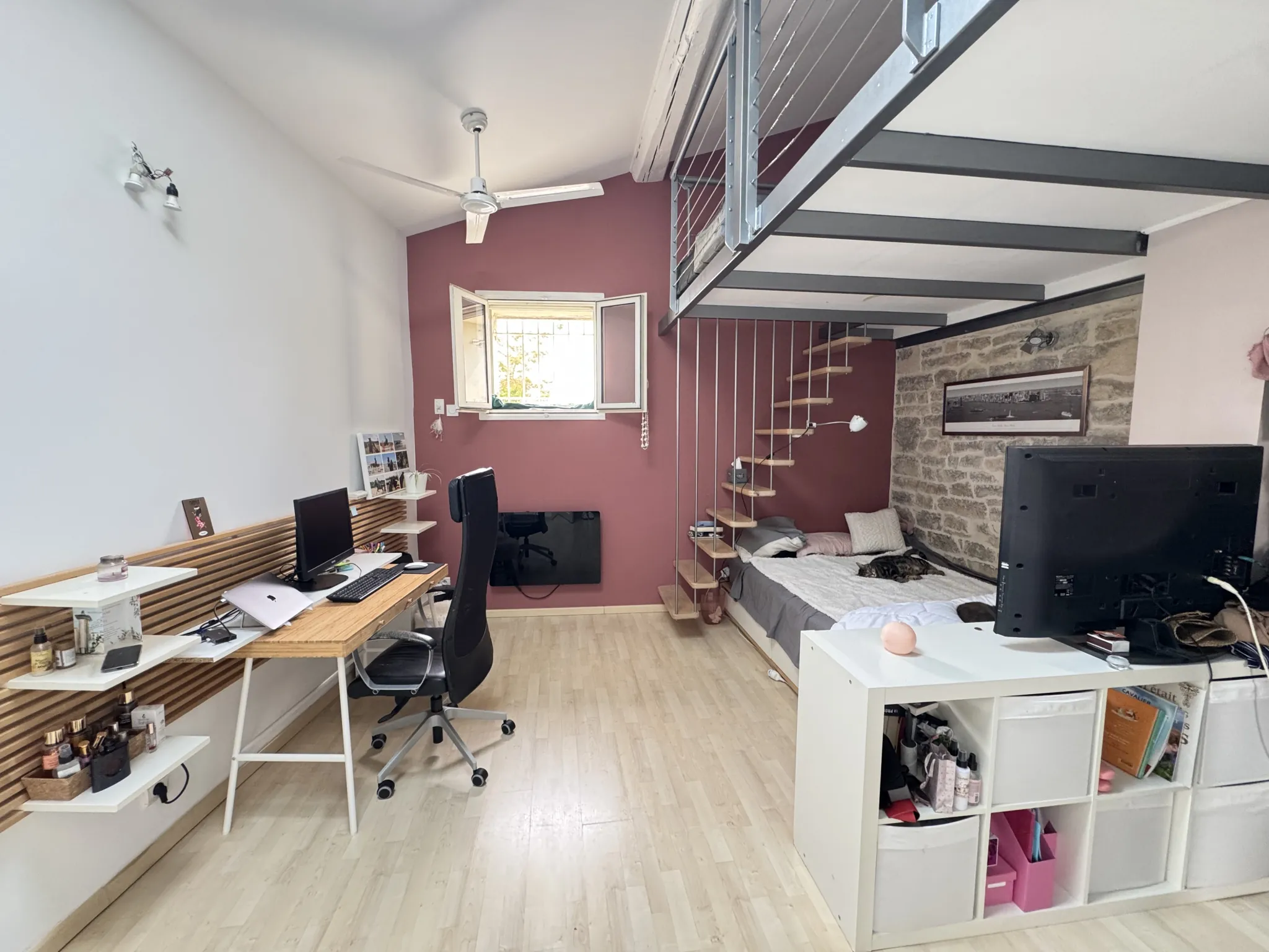 Belle maison en pierres avec terrasse à Clarensac - 3 chambres, charme et authenticité 