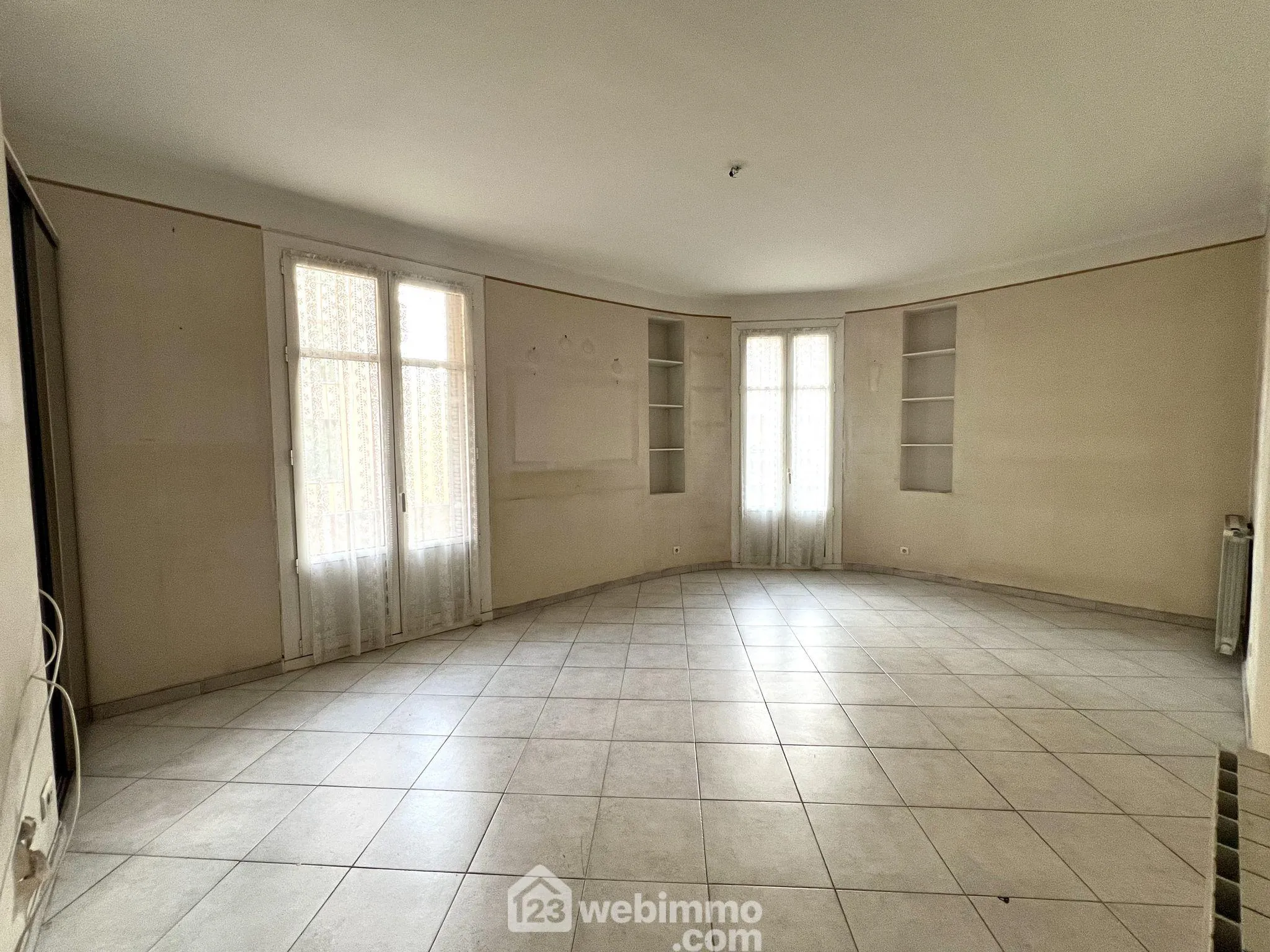 Appartement de 110 m² avec balcon en plein centre de Bastia à vendre
