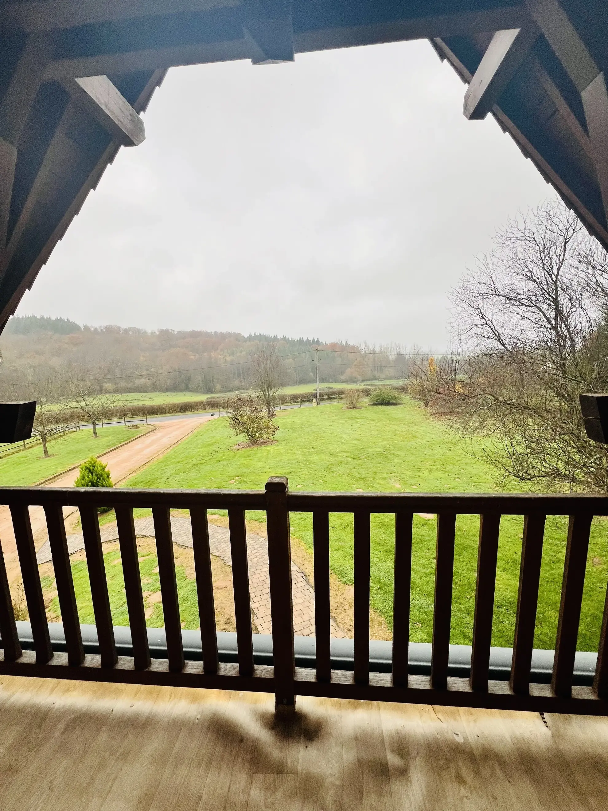 Belle maison de campagne à Saint-Agnan avec piscine et grand terrain 