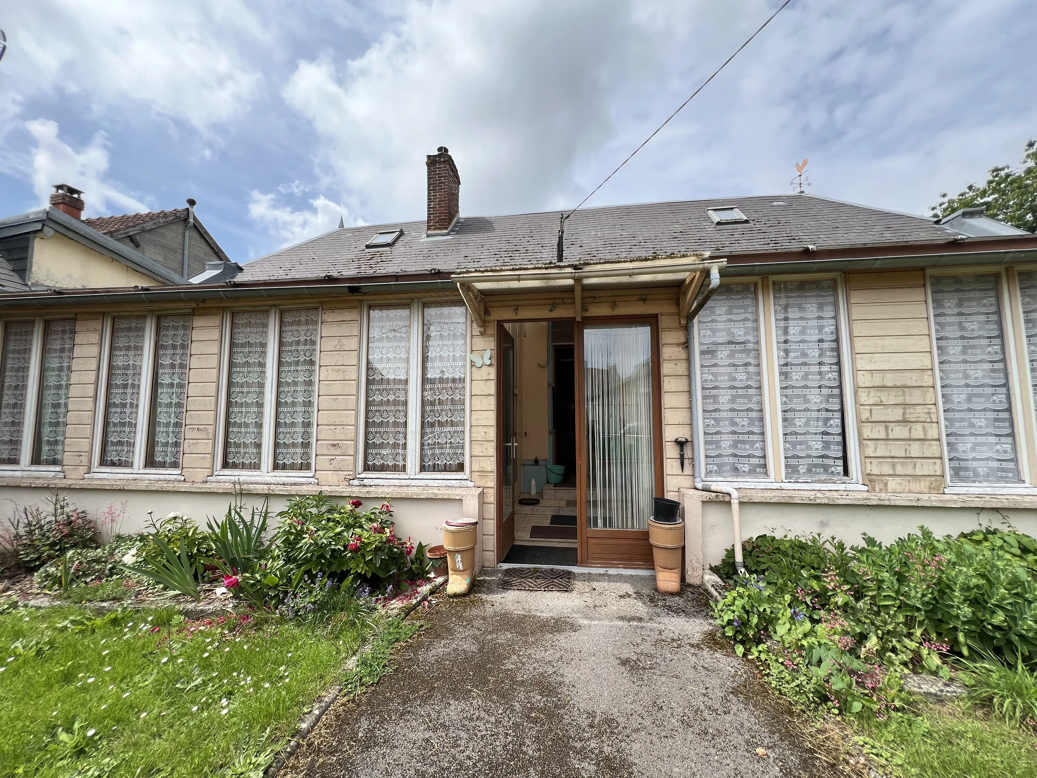 Maison à vendre au Plessier-Rozainvillers avec 3 chambres et annexes 