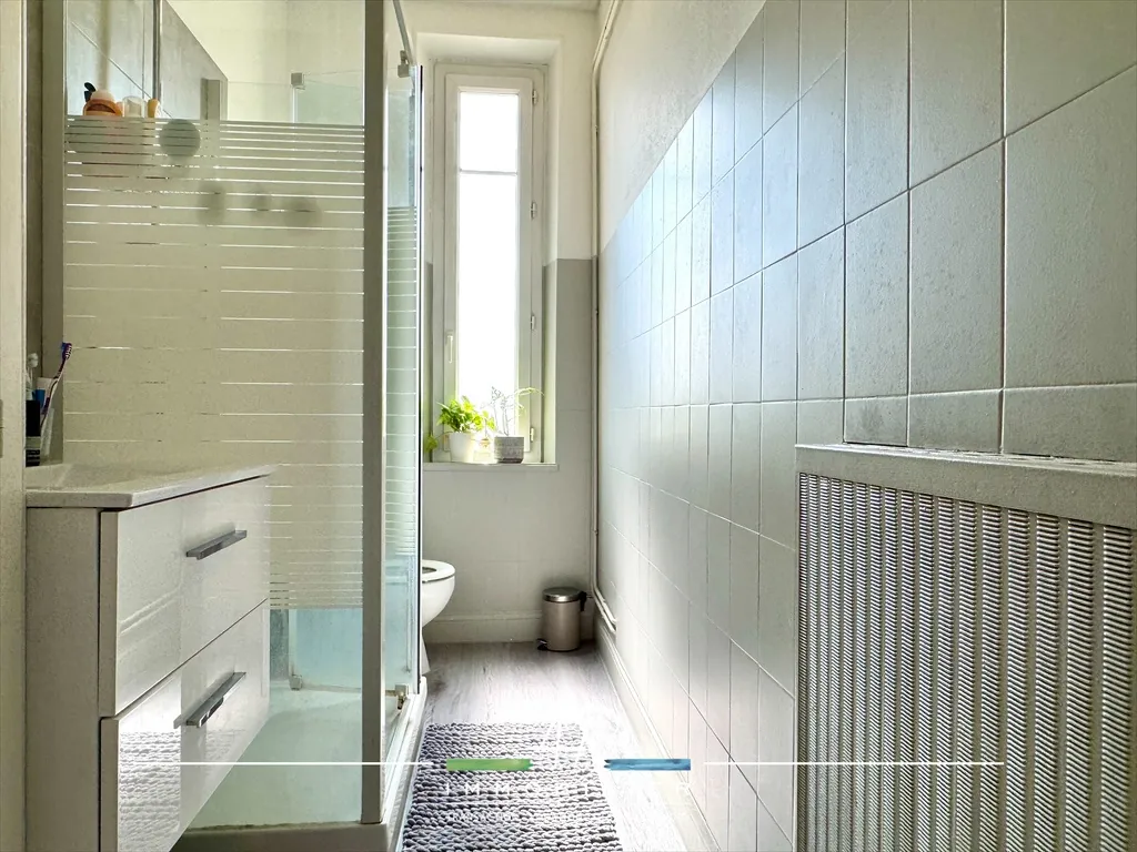 Appartement T2 de 46 m² à Dijon, dernier étage, loué, calme et lumineux 