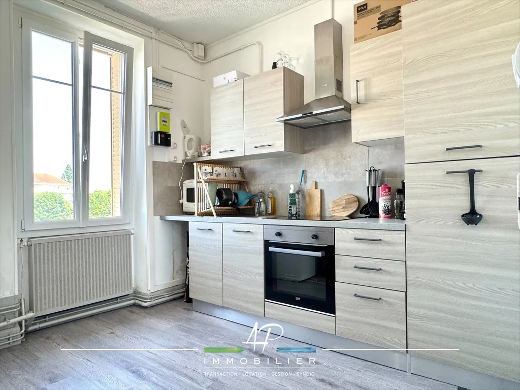 Appartement T2 de 46 m² à Dijon, dernier étage, loué, calme et lumineux 