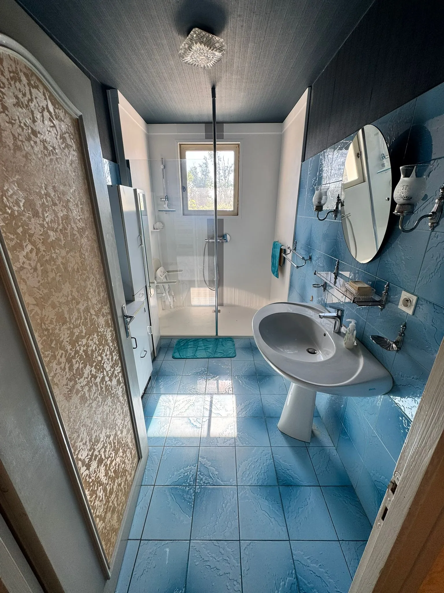 Maison familiale à Saint-Yan avec véranda, sous-sol et terrain piscinable - Opportunité à saisir 