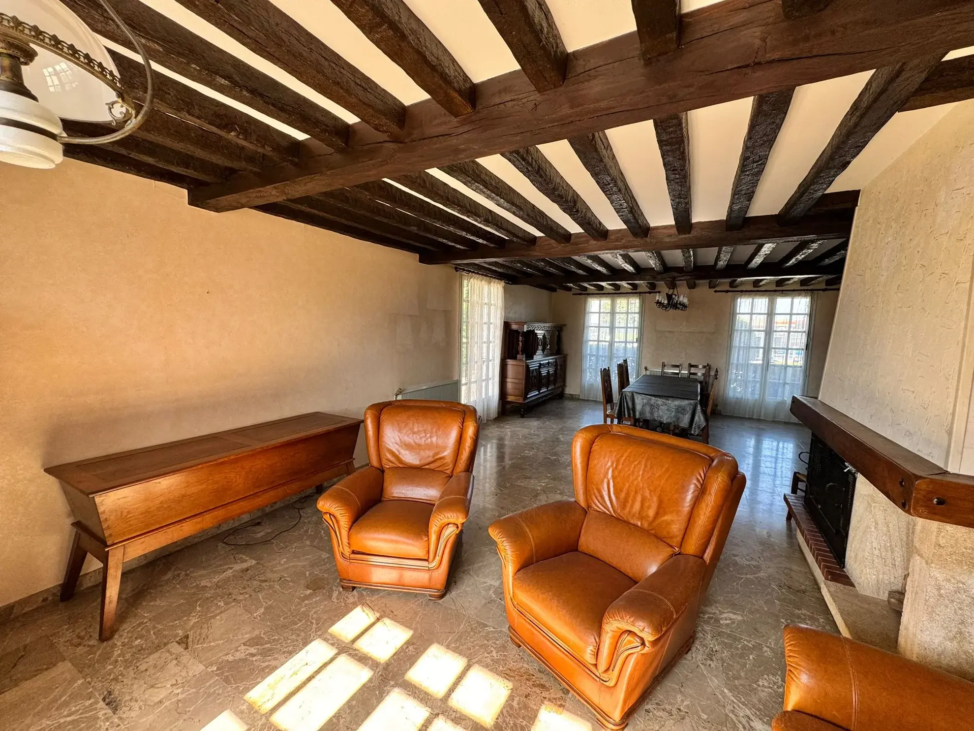 À vendre maison familiale avec véranda et sous-sol à Saint-Yan (71600) 