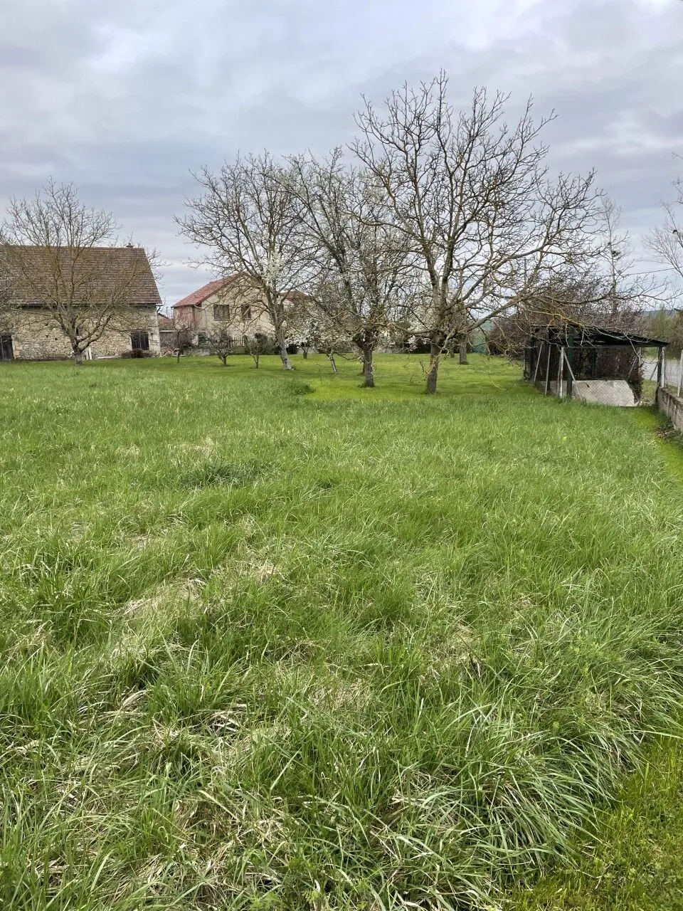 Terrains à bâtir à Biozat – Deux opportunités de 1237 et 1218 m² près de Vichy 