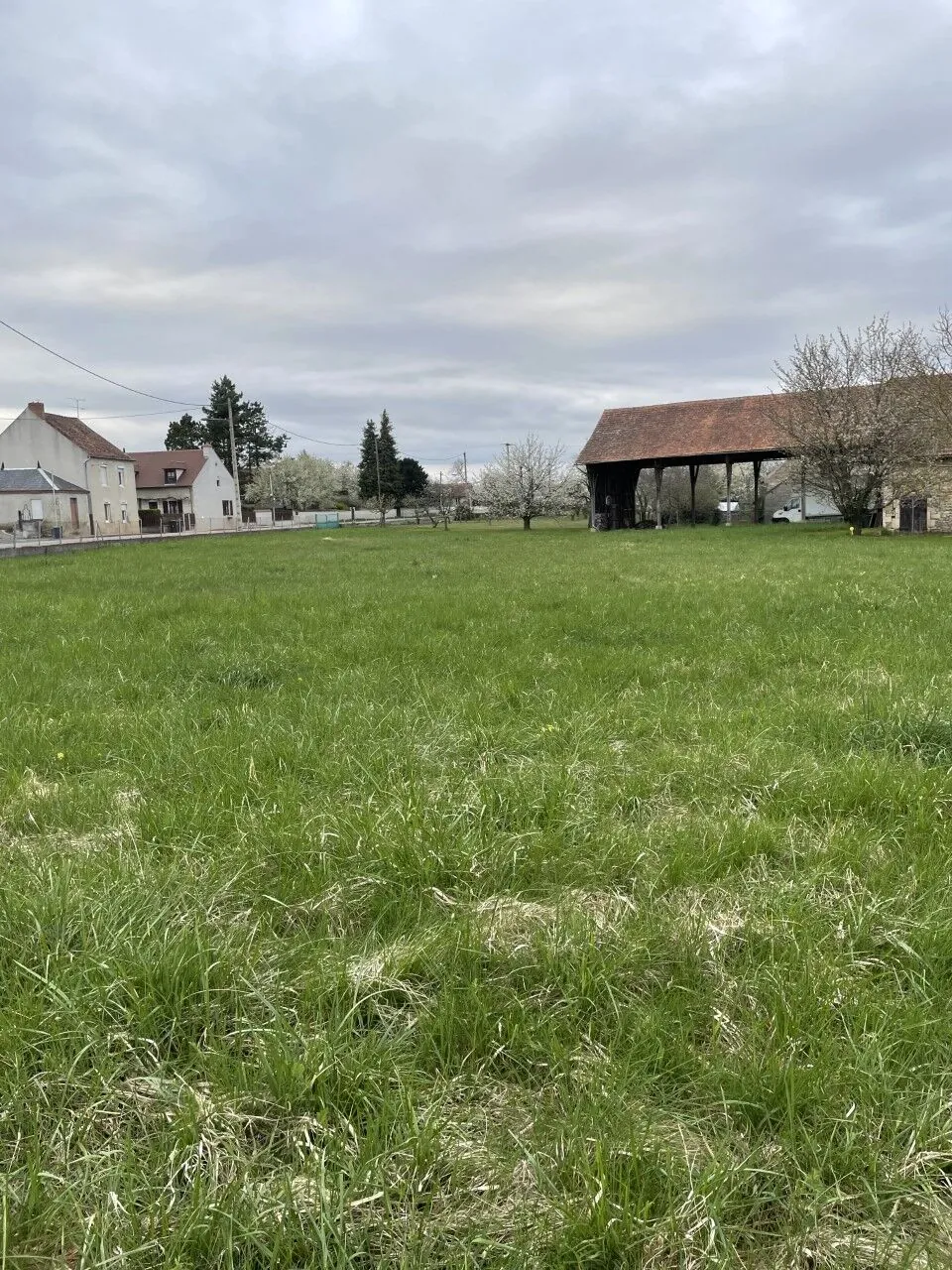 Terrains à bâtir plats à Biozat, proximité Vichy et Riom 