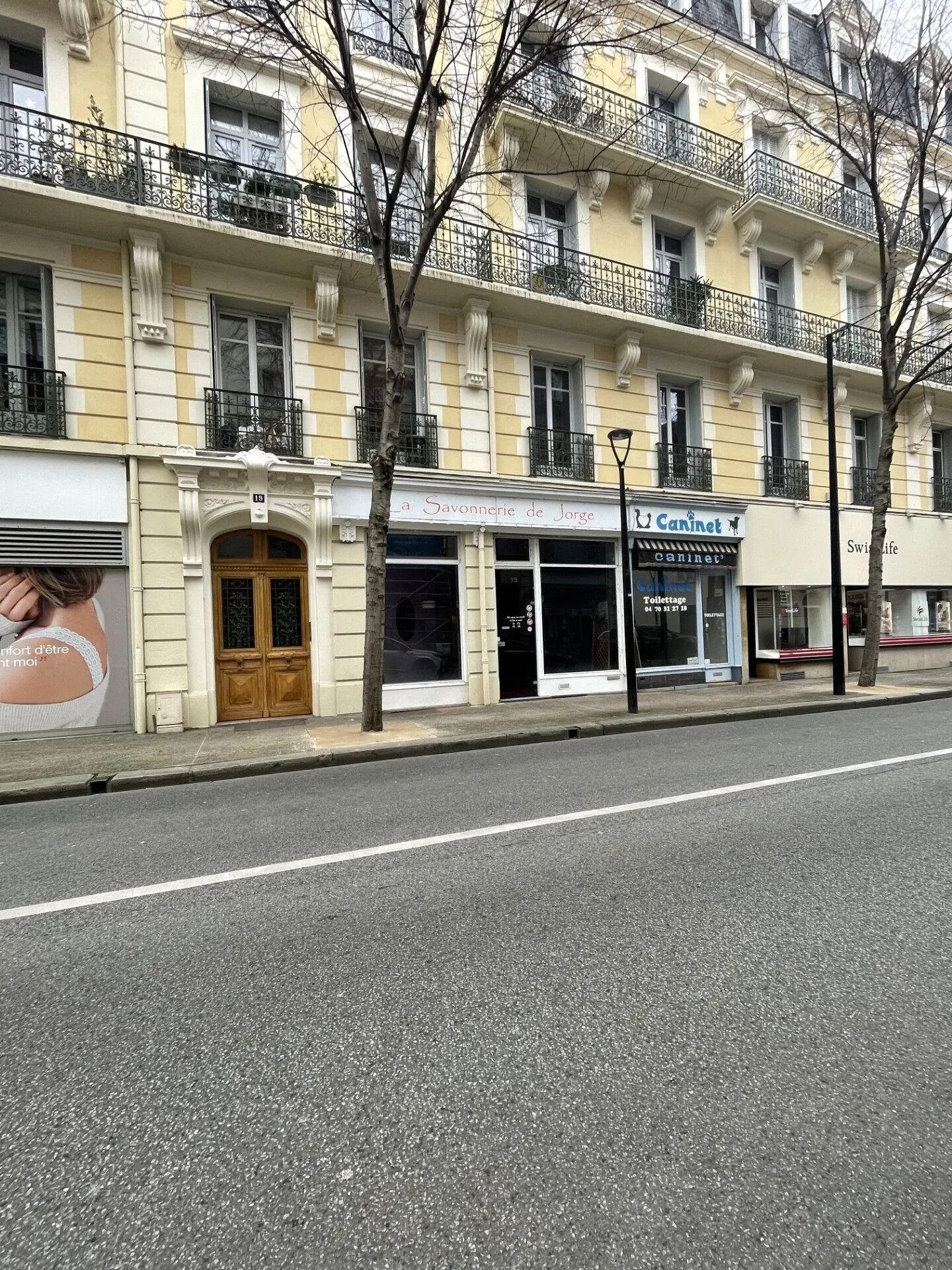 Local commercial de 20 m² à Vichy, emplacement idéal pour activité professionnelle 