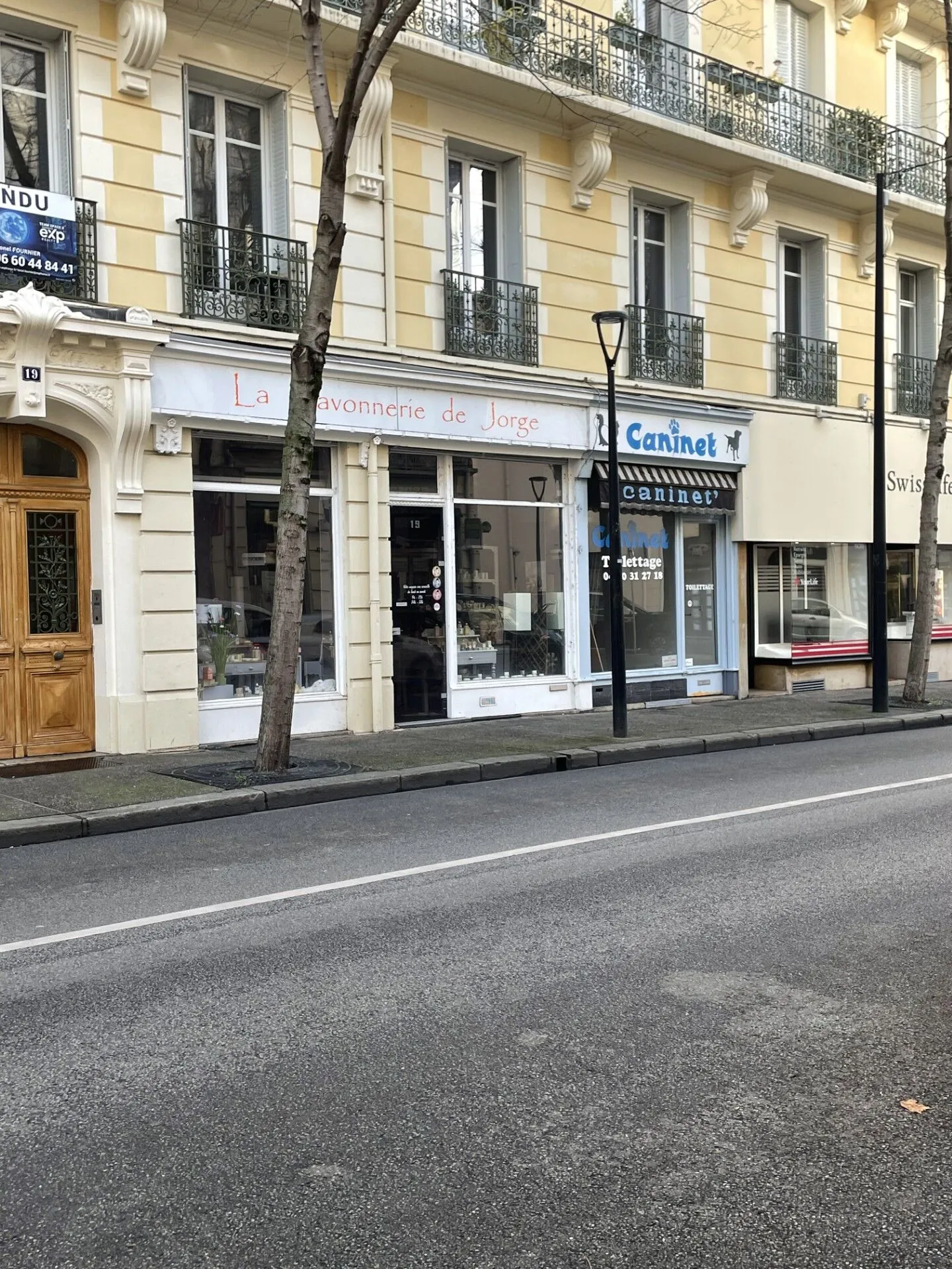 Local commercial de 20 m² en centre-ville de Vichy pour professionnel indépendant 
