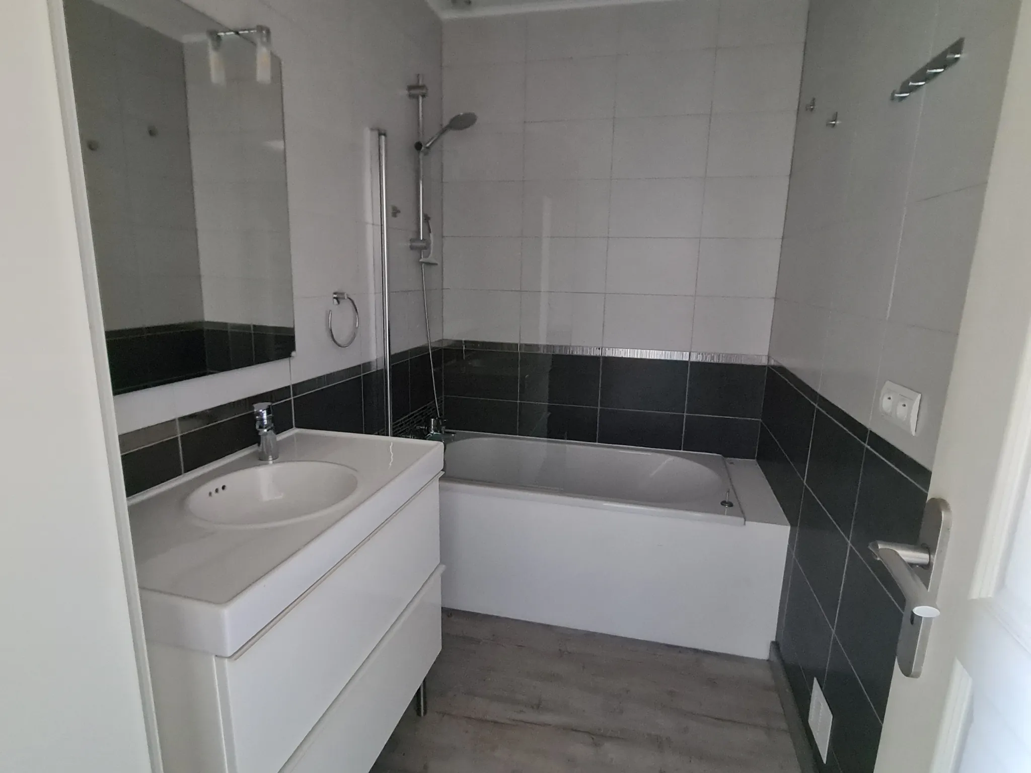 Maison de village à Nantilly en vente avec jardin clos 