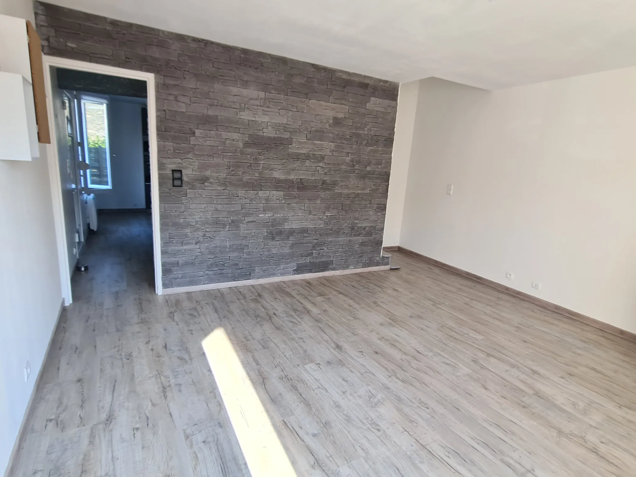 Maison de village à Nantilly en vente avec jardin clos 