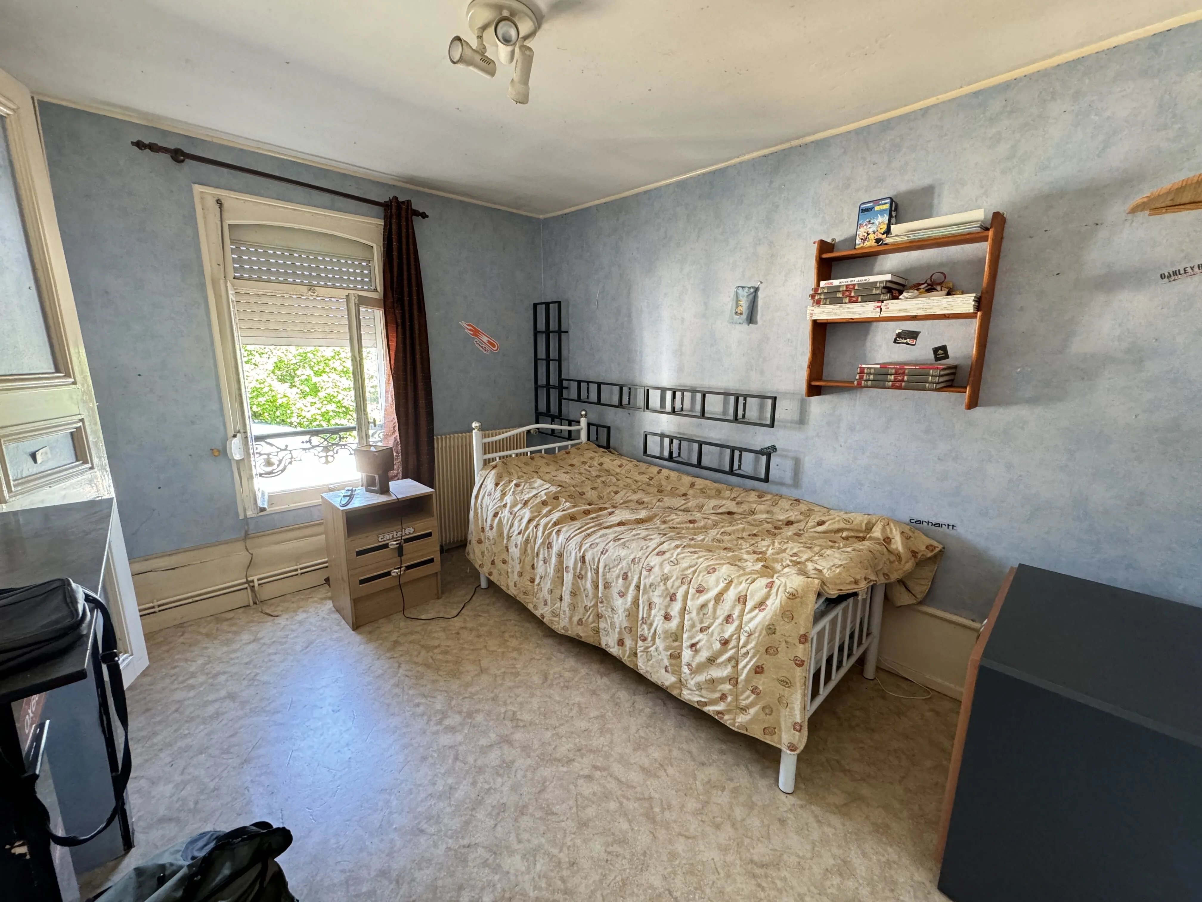 Maison de ville à Ailly-sur-Noye avec garage et cour - 3 chambres 