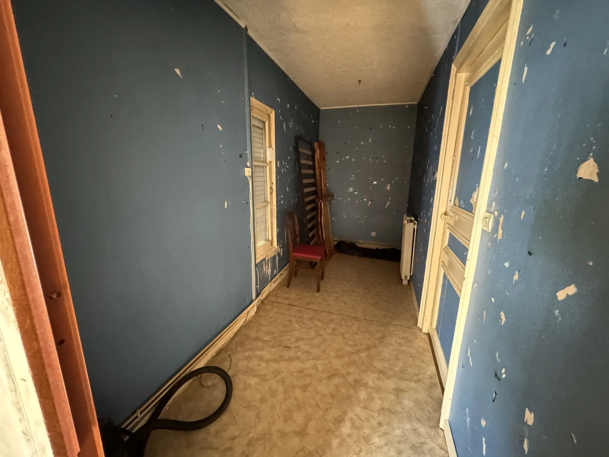 Ailly-sur-Noye - Maison de ville à vendre avec 3 chambres, garage et cour 