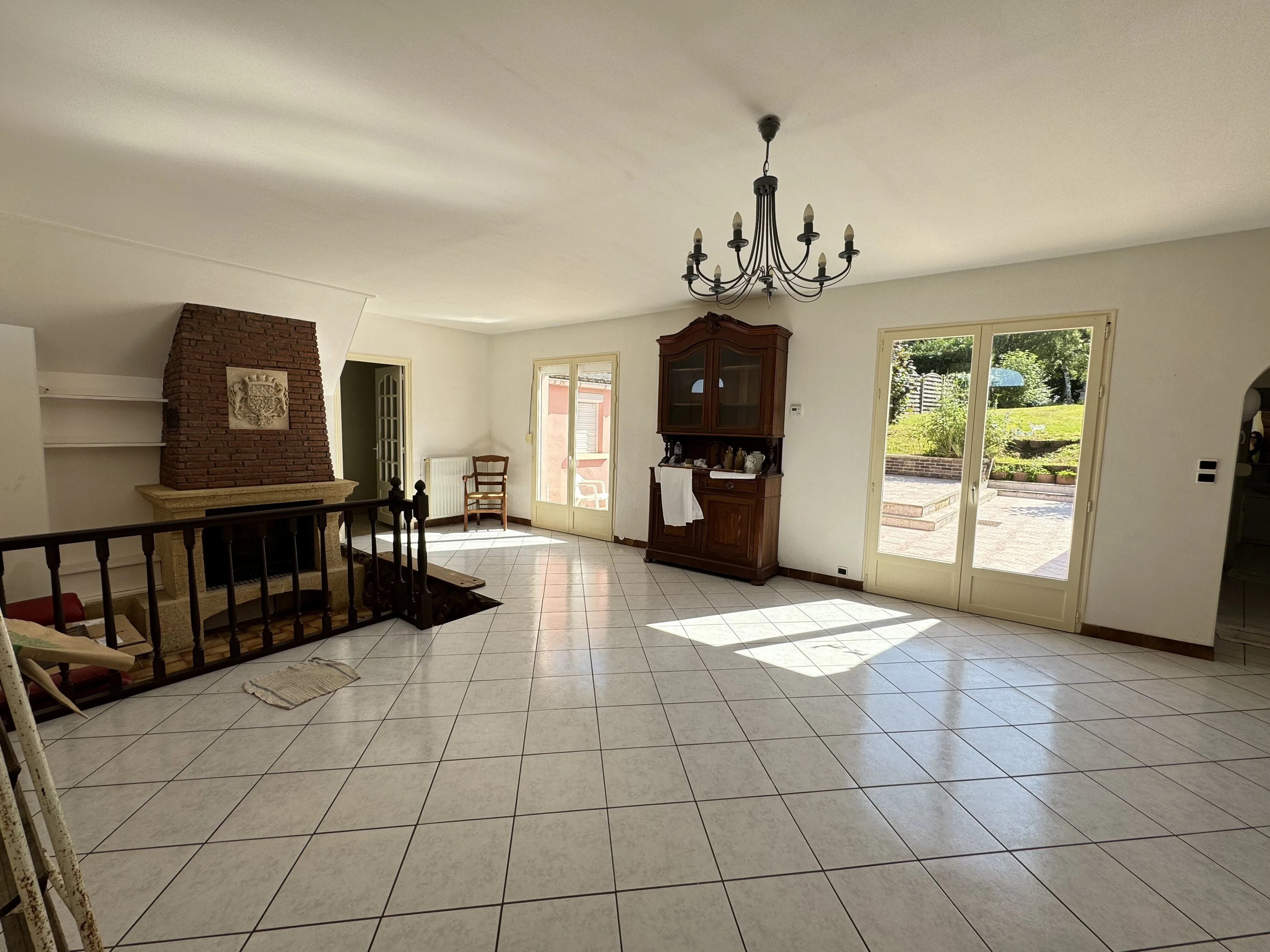 Maison de village à vendre à Domart-sur-la-Luce avec jardin et dépendances 