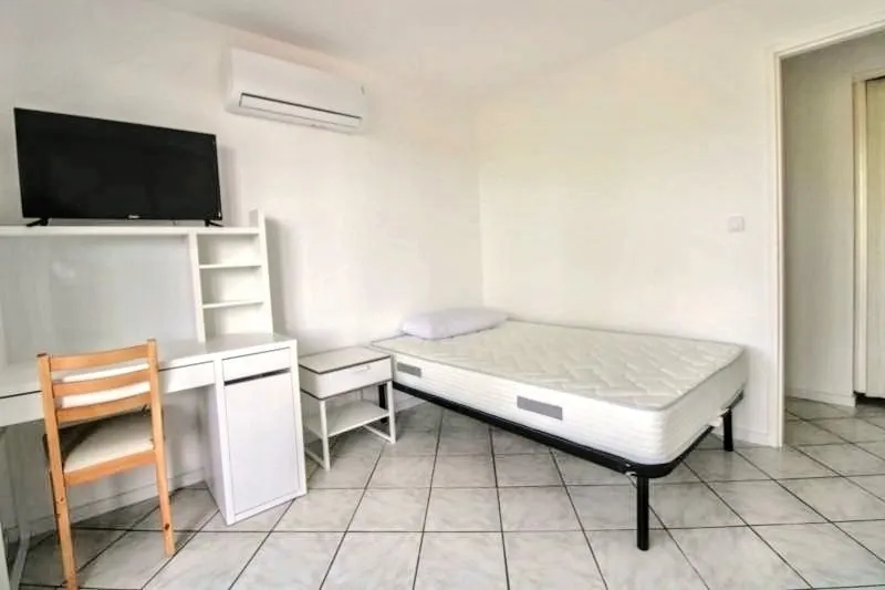 Investissement immobilier à Montpellier - Appartement T4 loué en colocation, idéal pour investisseurs 