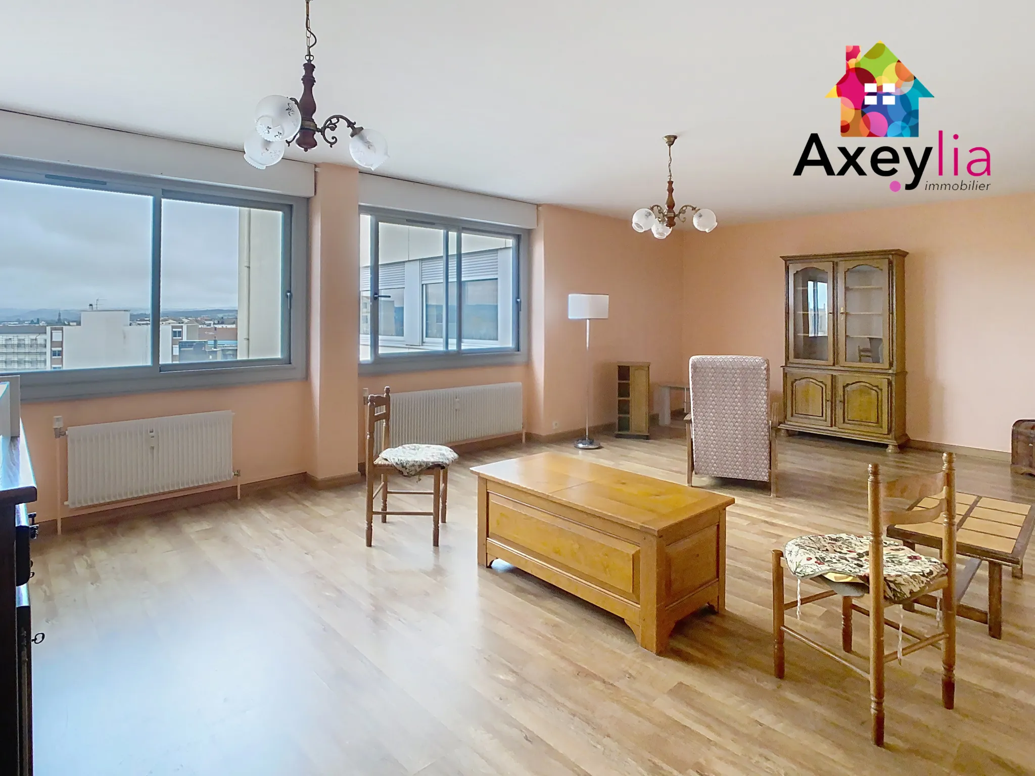 Appartement T4 à Roanne Hyper Centre avec Cave et Parking Privé 