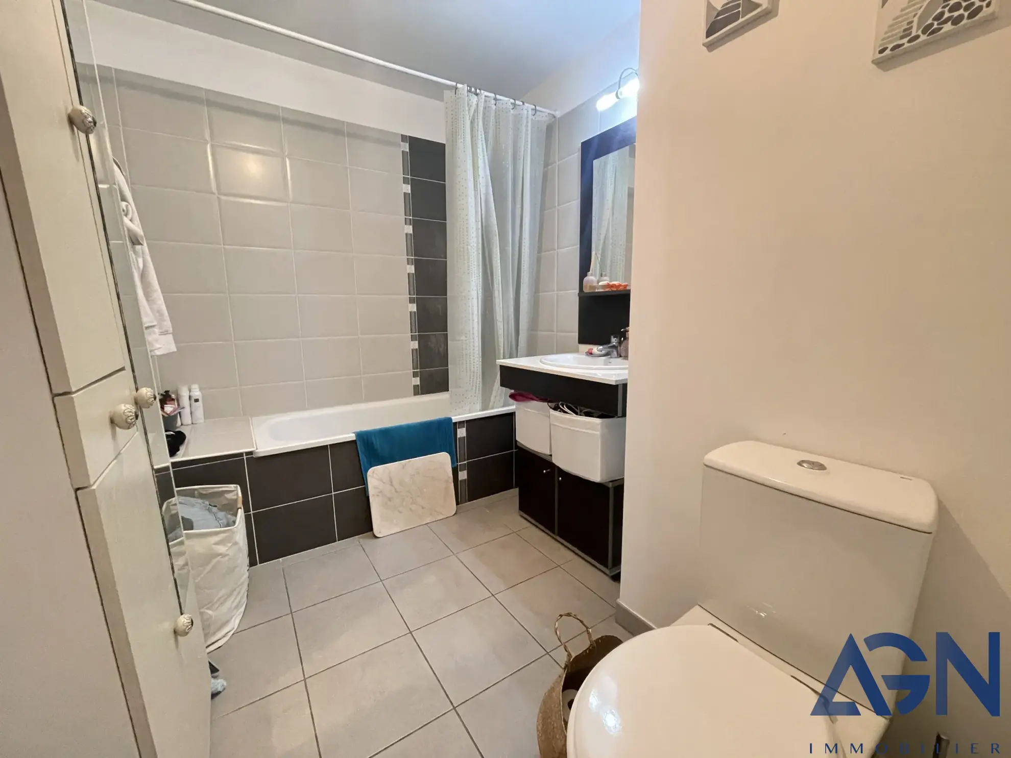 Appartement 2 pièces avec terrasse et garage à vendre à Montpellier Port Marianne 