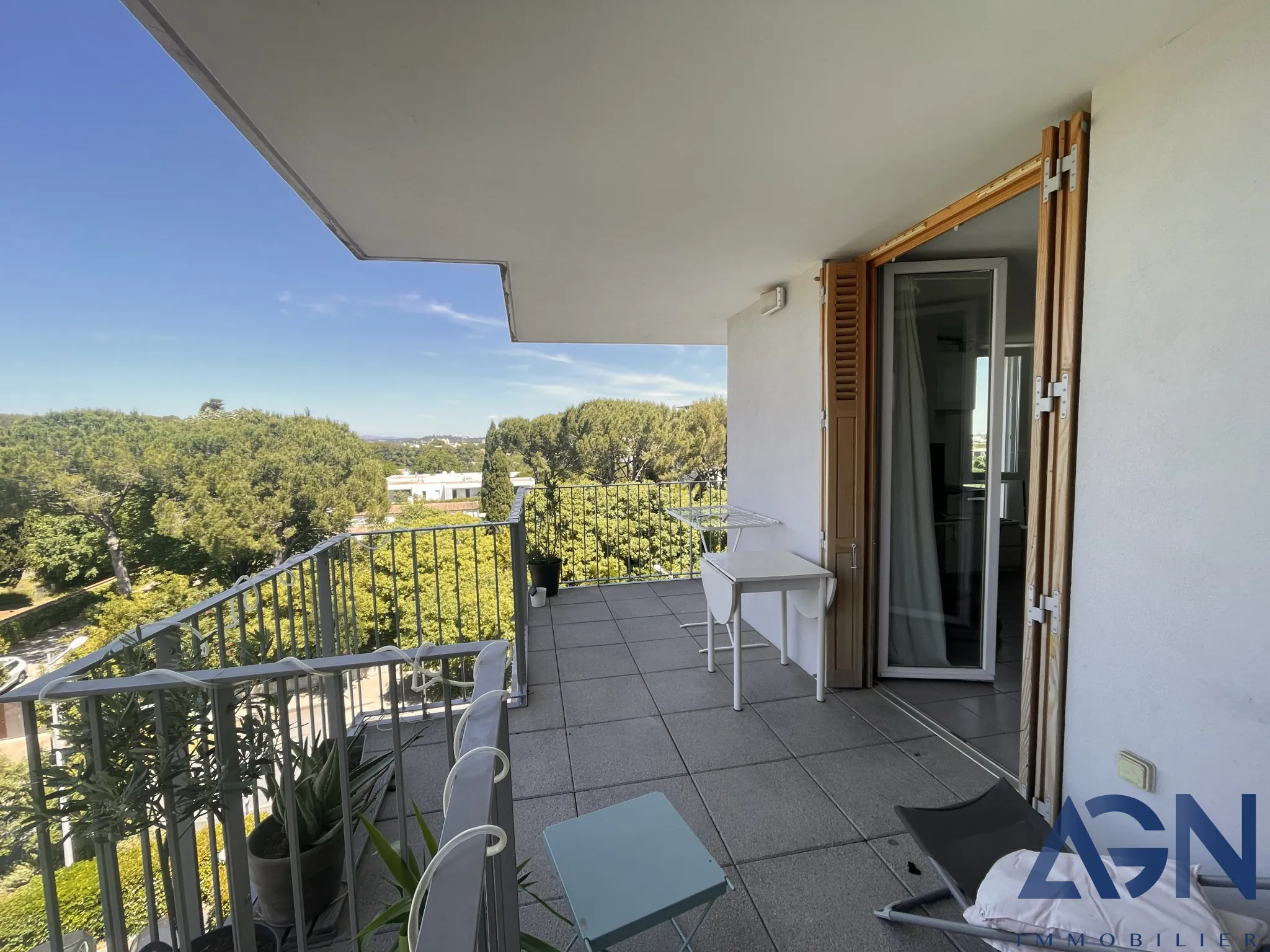 Appartement 2 pièces avec terrasse et garage à vendre à Montpellier Port Marianne 