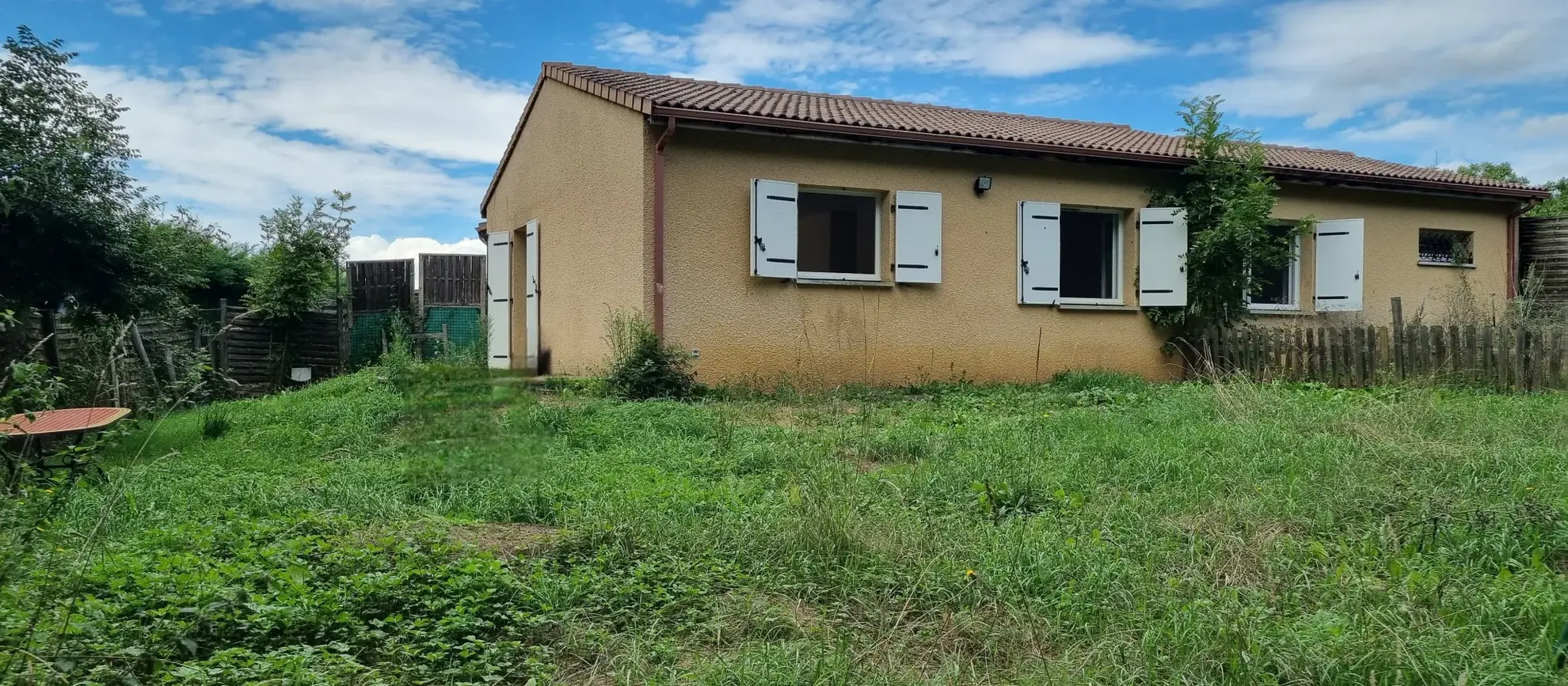 A vendre maison de plain-pied avec jardin à Le Grand Serre 