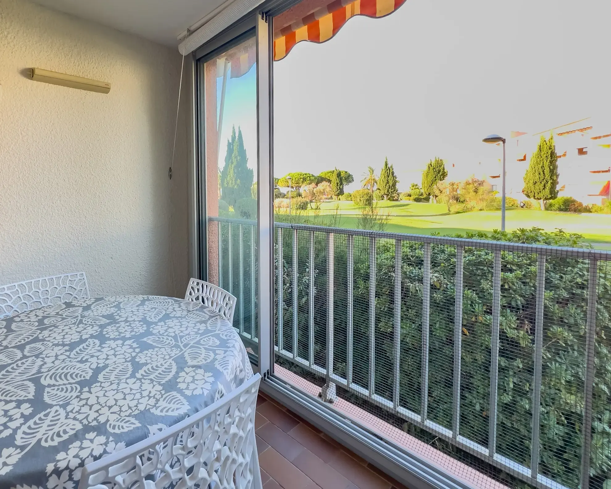 Appartement T2 cabine avec loggia et vue mer à La Londe 