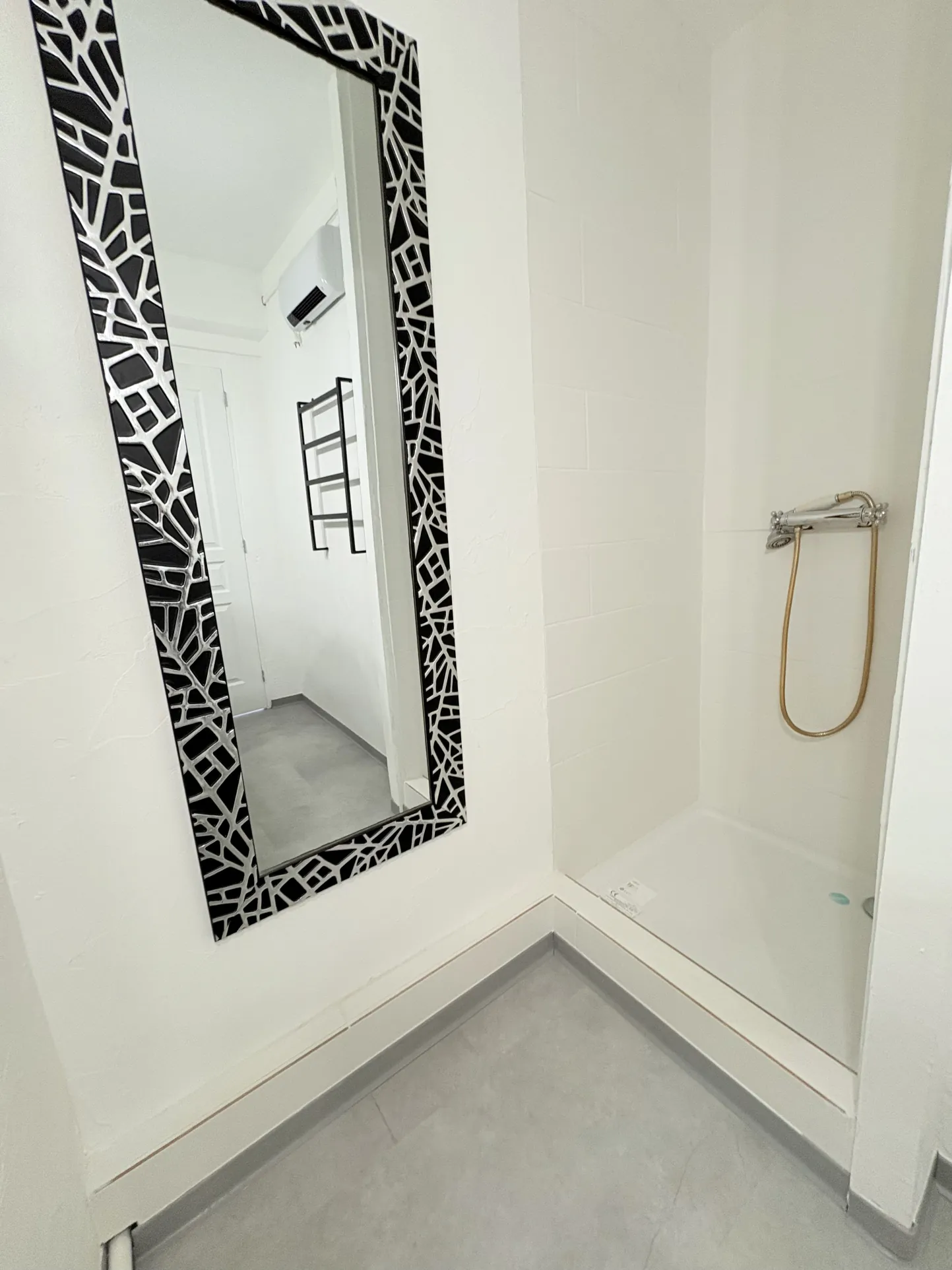 Appartement face mer rénové de 35m² avec parking à Le Barcarès 