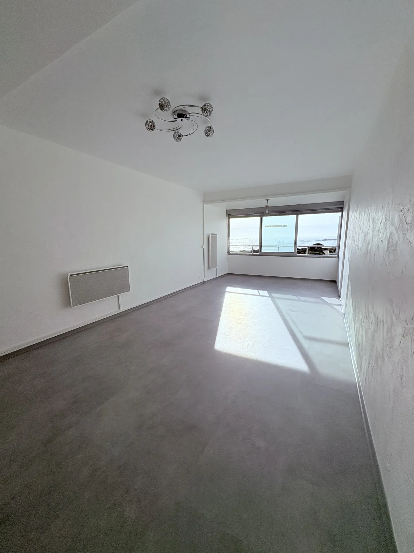 Appartement face mer rénové de 35m² avec parking à Le Barcarès 