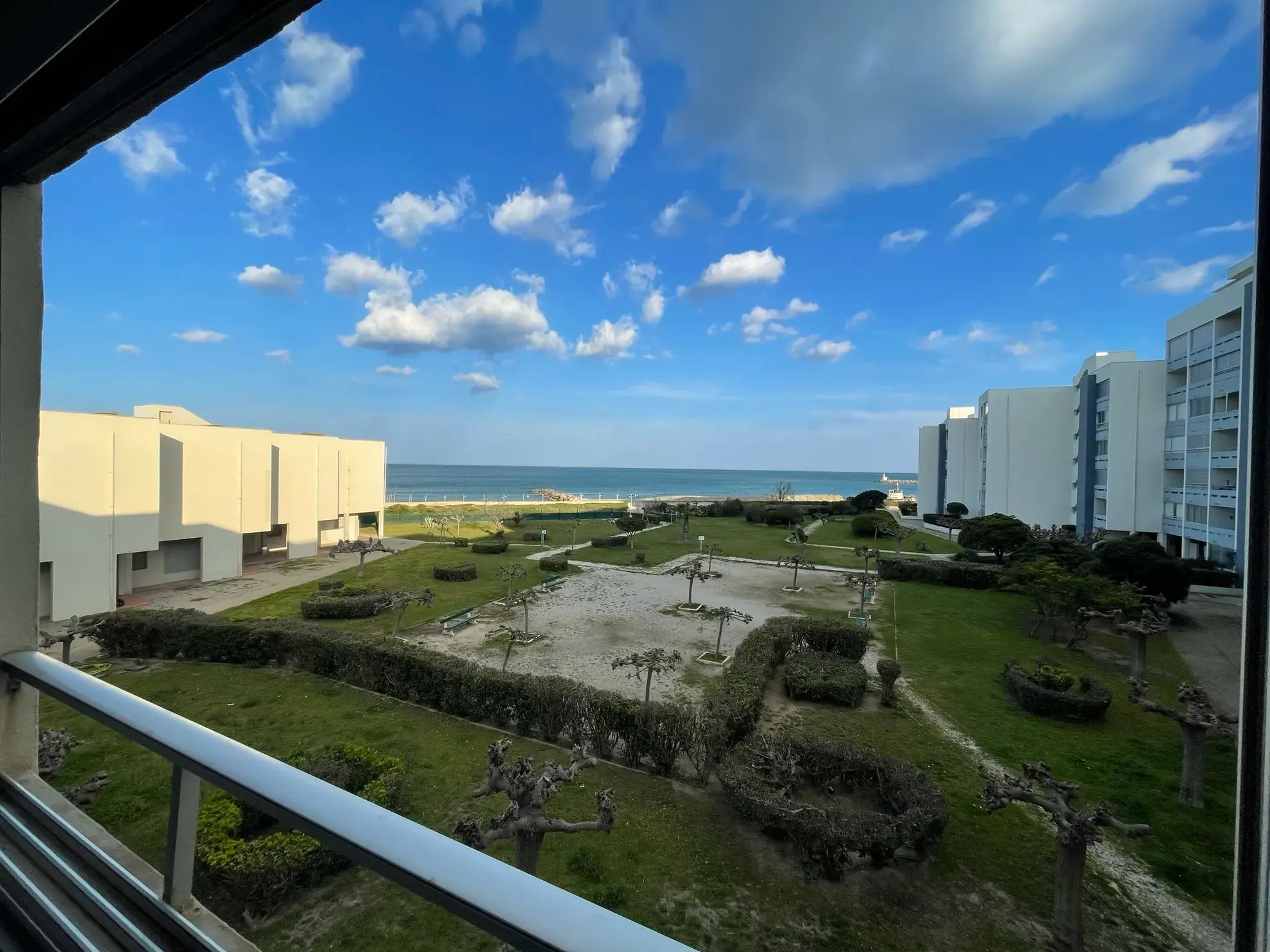 Appartement face mer rénové de 35m² avec parking à Le Barcarès 