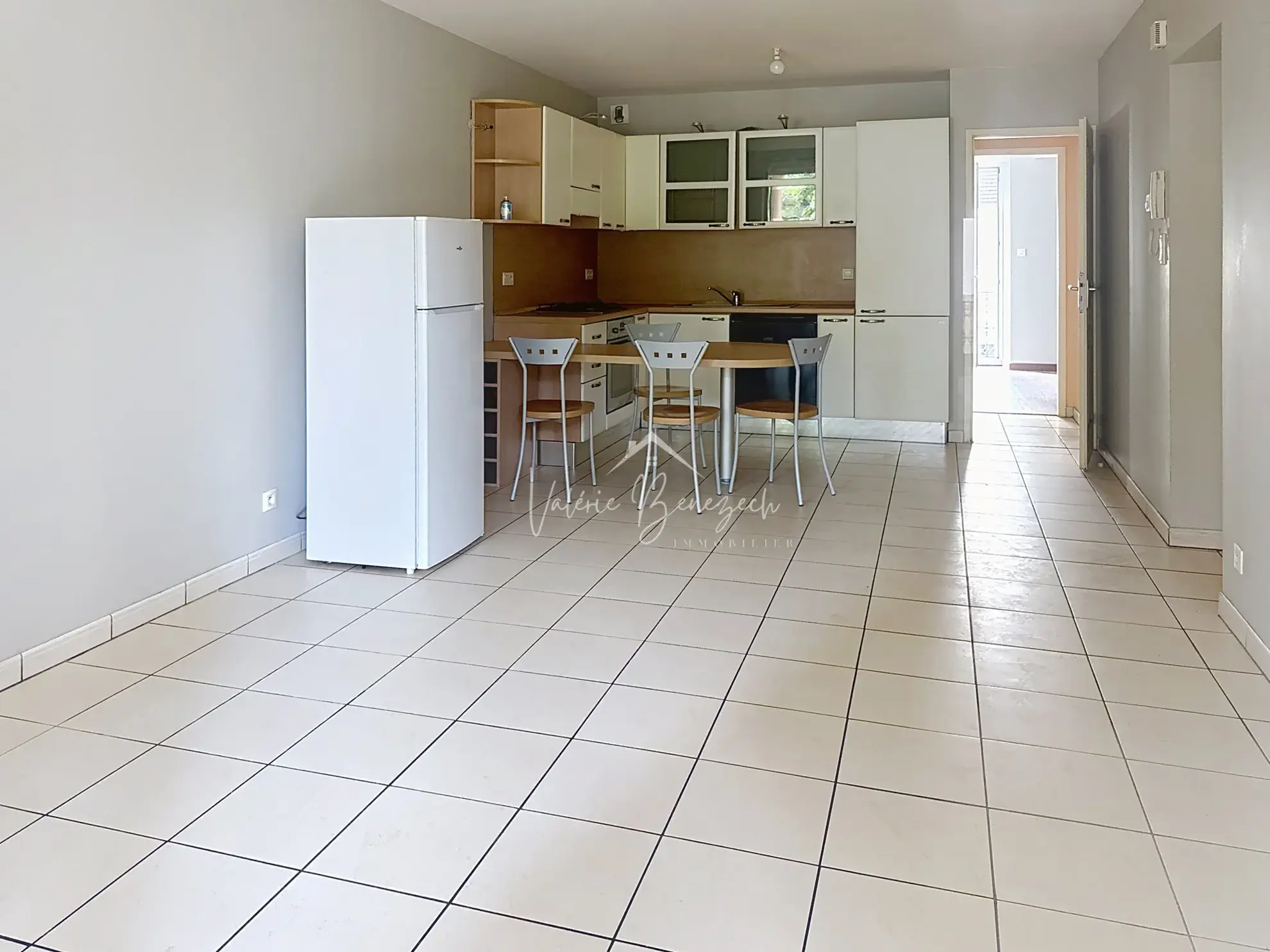 Appartement traversant T3 avec terrasse à Saint-Affrique — Quartier de la gare 