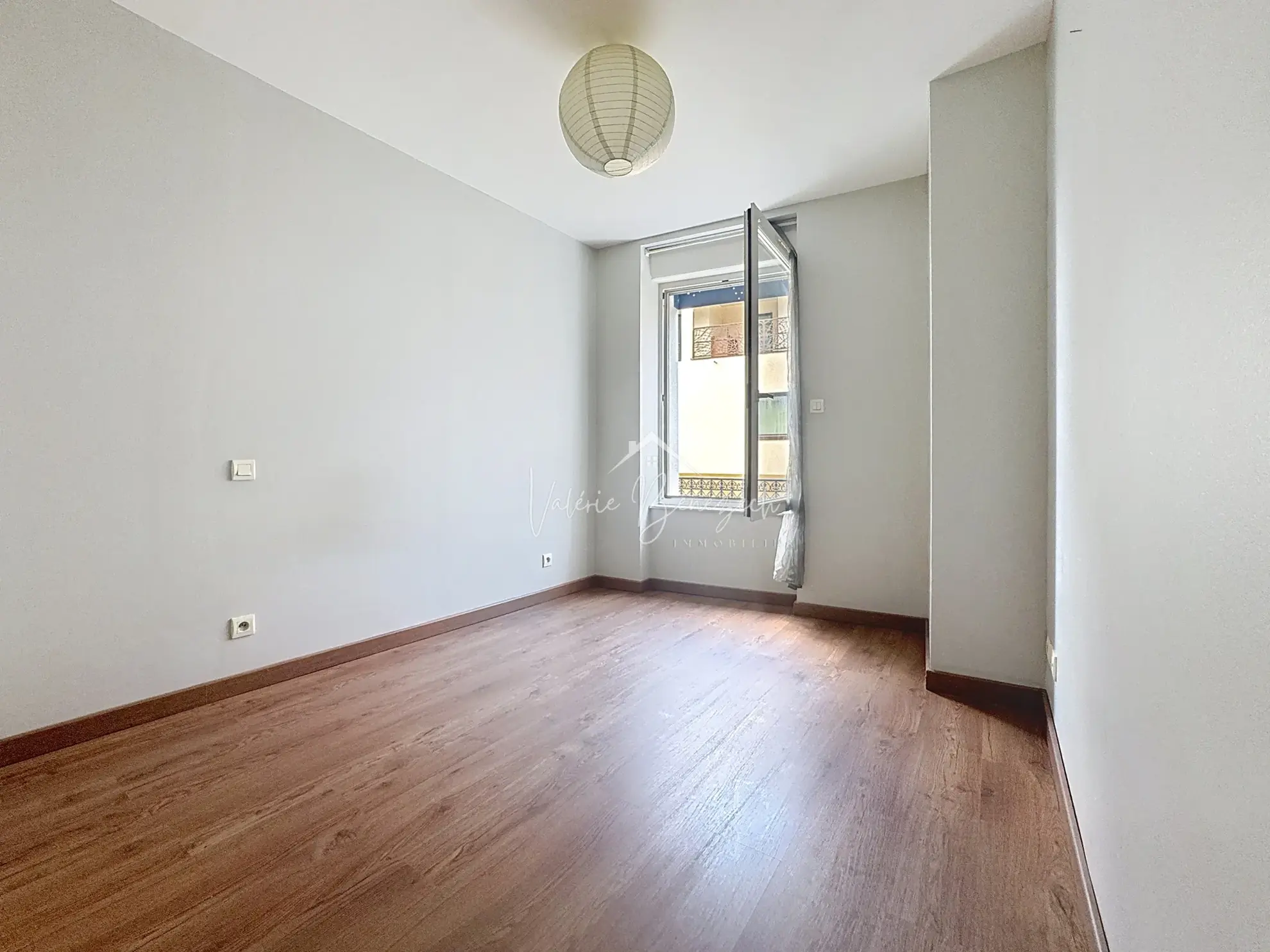 Appartement traversant T3 avec terrasse à Saint-Affrique — Quartier de la gare 