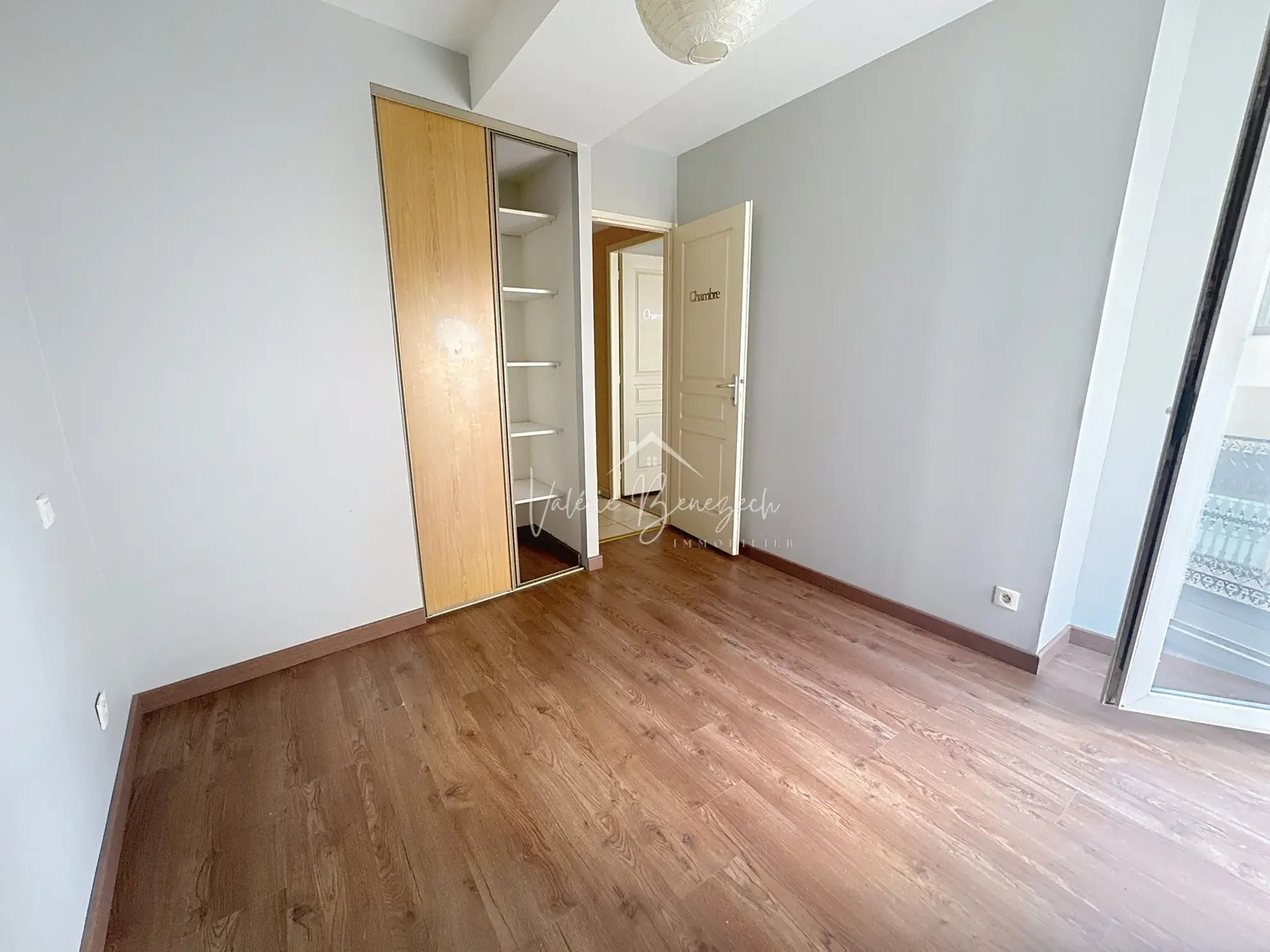Appartement traversant T3 avec terrasse à Saint-Affrique — Quartier de la gare 
