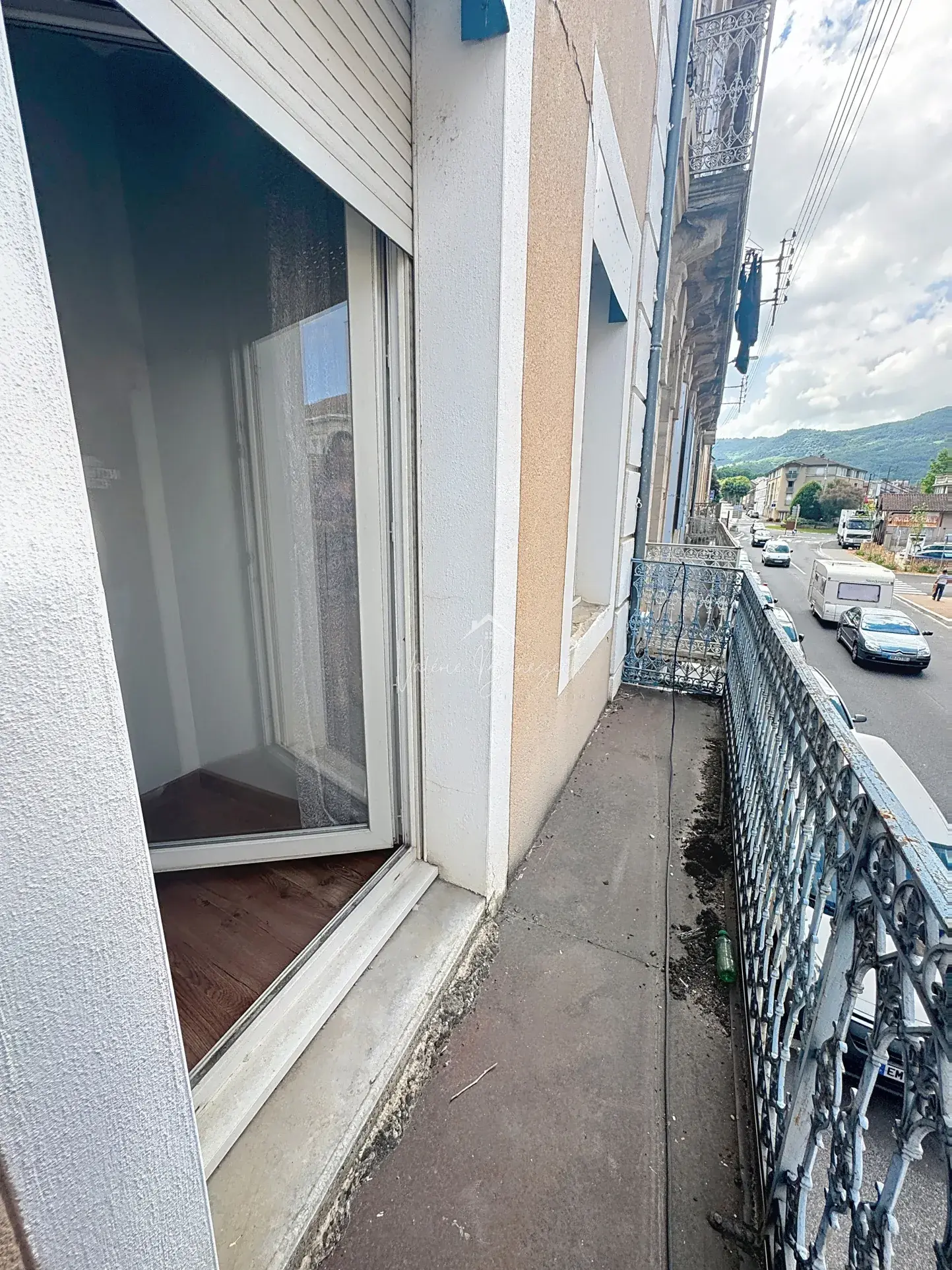 Appartement traversant T3 avec terrasse à Saint-Affrique — Quartier de la gare 