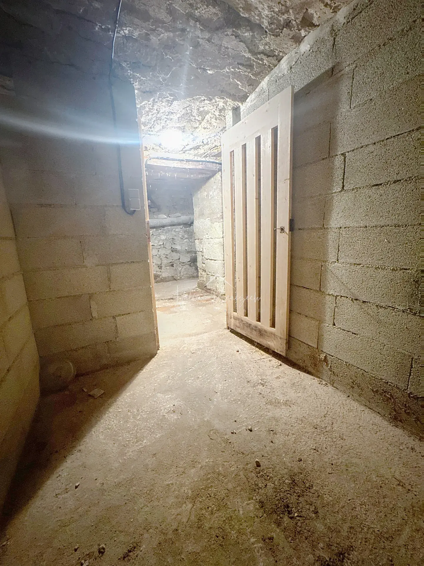 Appartement traversant T3 avec terrasse à Saint-Affrique — Quartier de la gare 