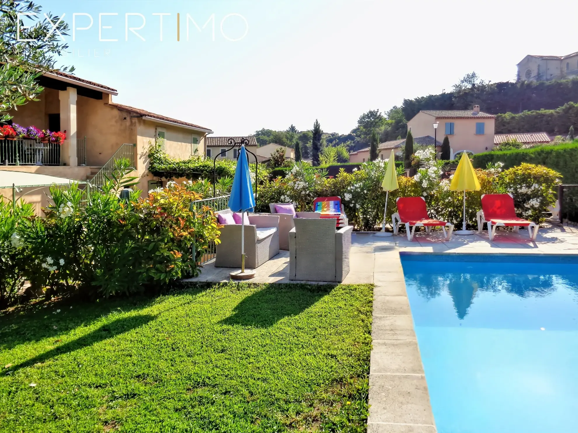 Studio avec Piscine et Vue sur Bonnieux – Investissement ou Résidence dans le Luberon 