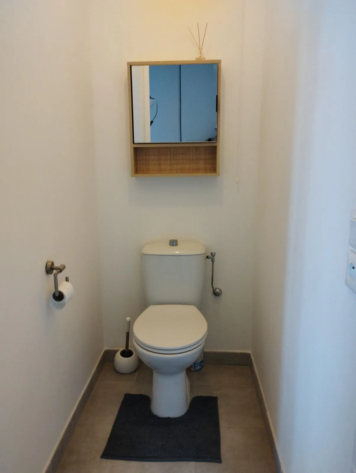 Appartement F2 dernier étage à Saint-Raphaël avec ascenseur et vue dégagée 